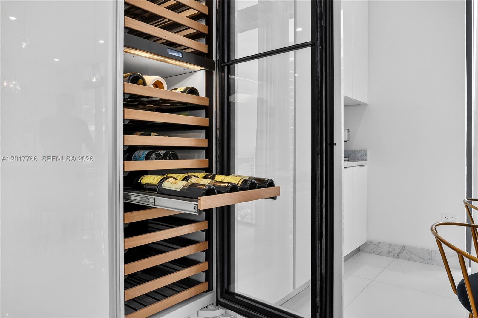 88 SW 7th St #4202 Miami, FL 33130