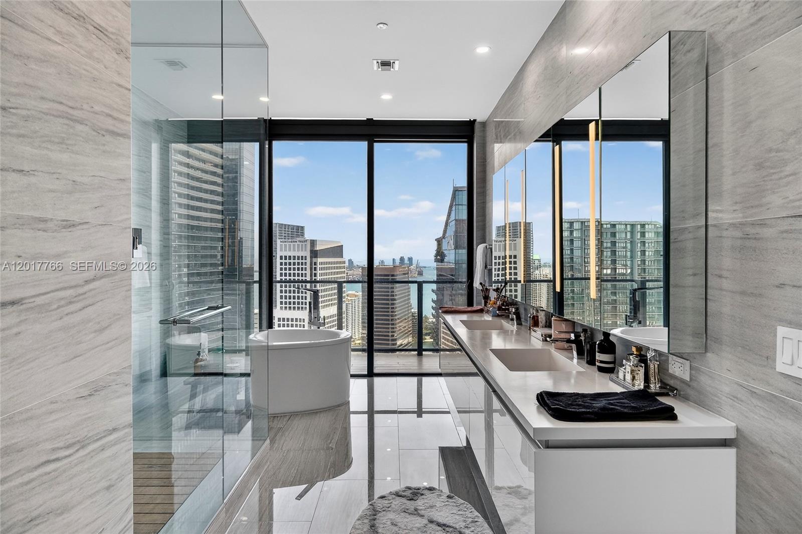 88 SW 7th St #4202 Miami, FL 33130