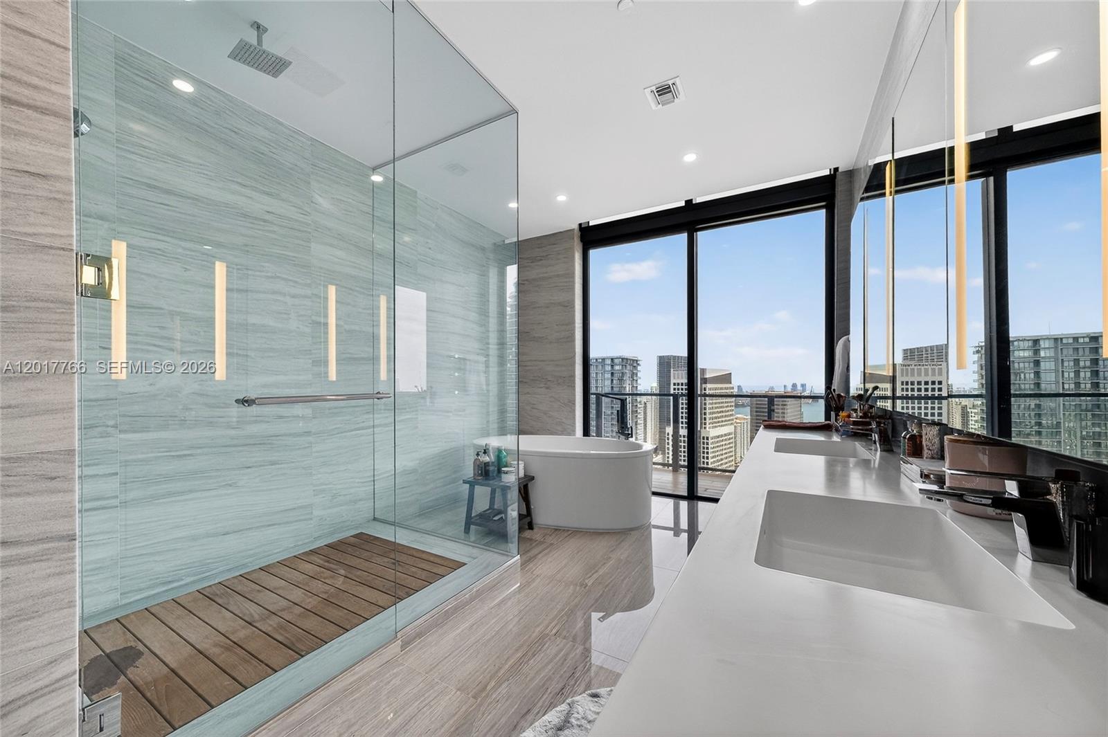 88 SW 7th St #4202 Miami, FL 33130