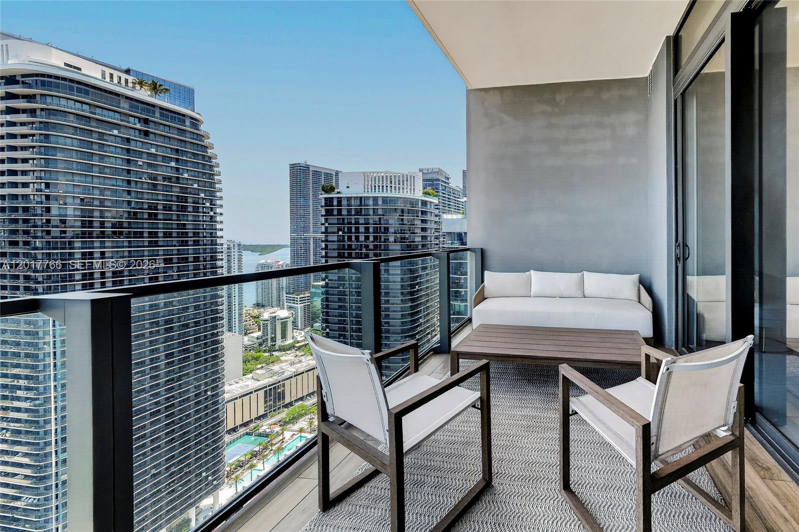 88 SW 7th St #4202 Miami, FL 33130