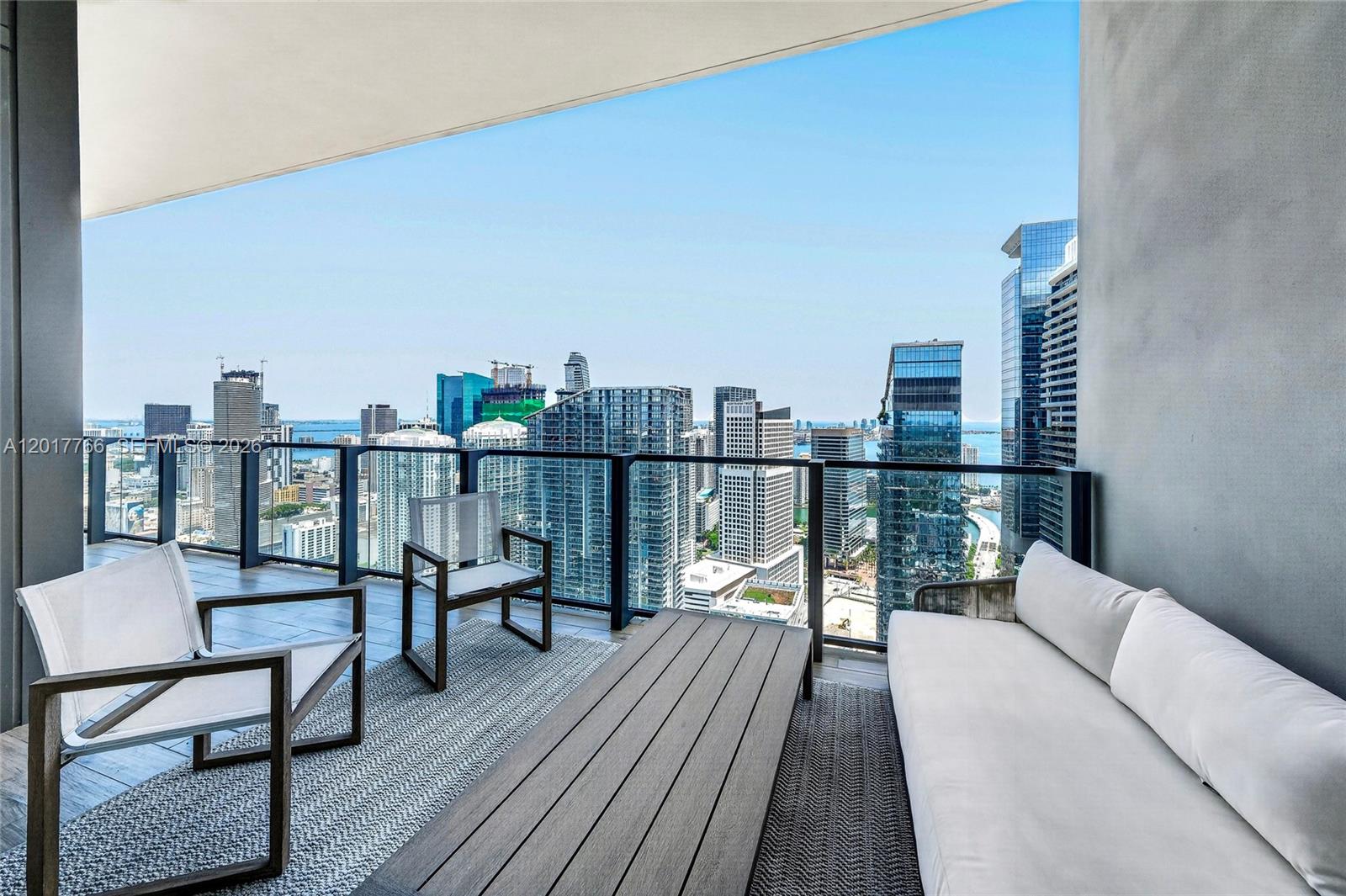 88 SW 7th St #4202 Miami, FL 33130