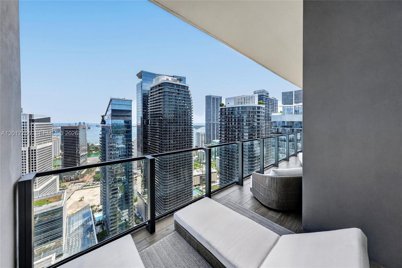 88 SW 7th St #4202 Miami, FL 33130