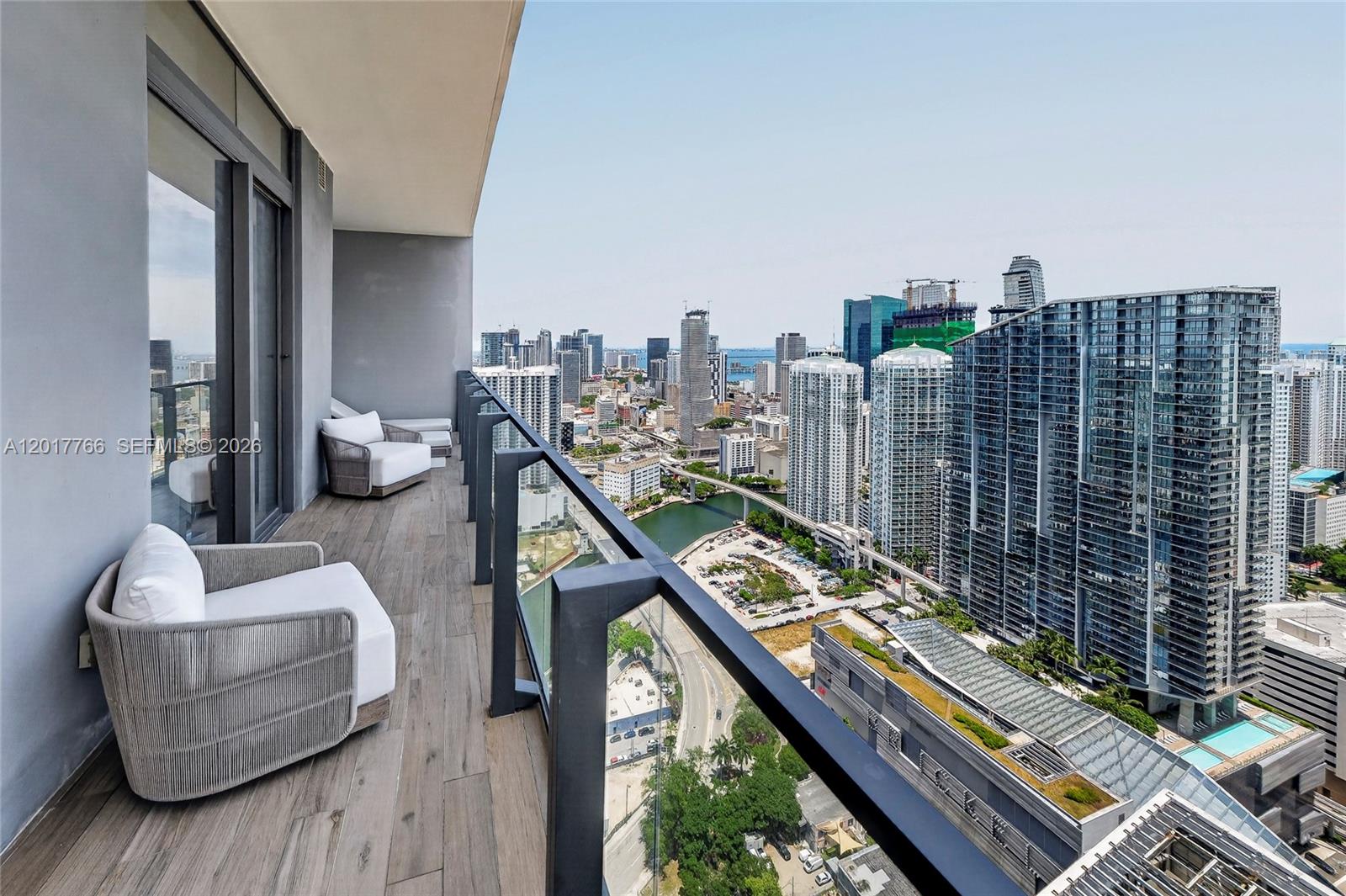 88 SW 7th St #4202 Miami, FL 33130