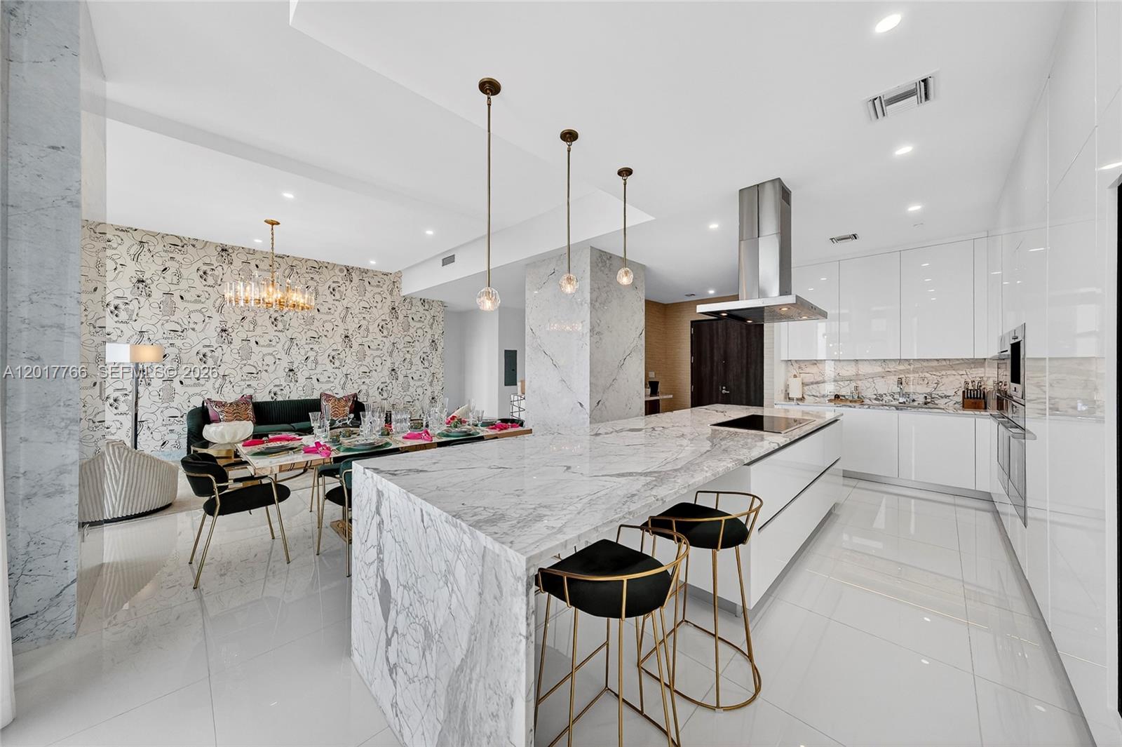 88 SW 7th St #4202 Miami, FL 33130