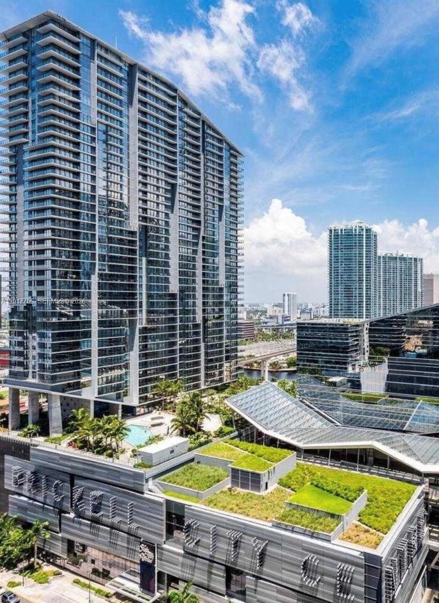 88 SW 7th St #4202 Miami, FL 33130