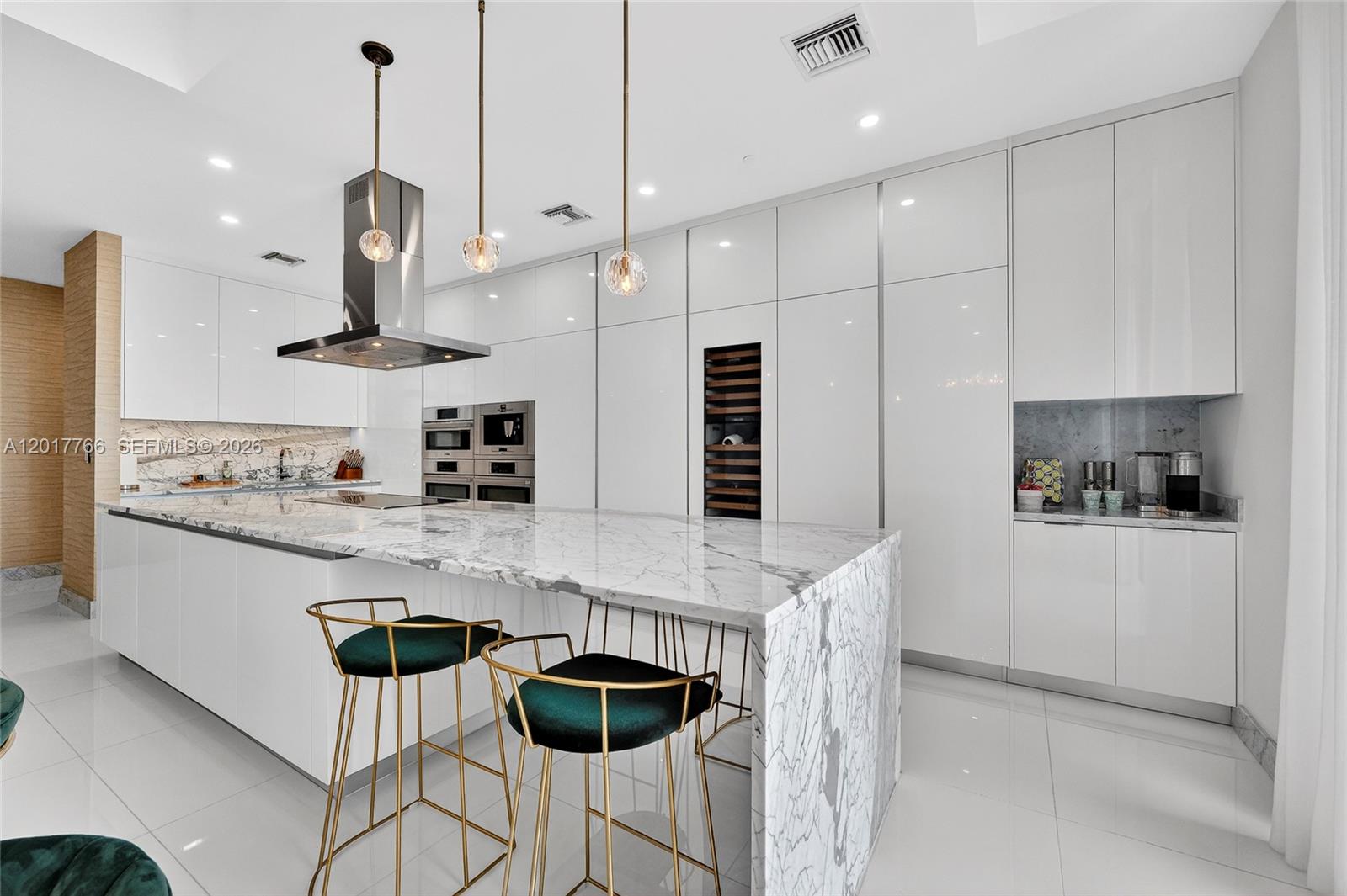 88 SW 7th St #4202 Miami, FL 33130