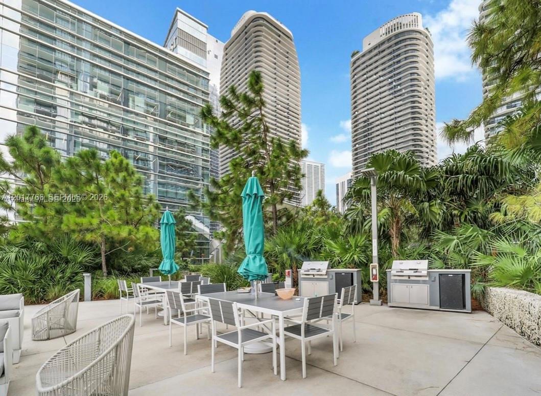 88 SW 7th St #4202 Miami, FL 33130