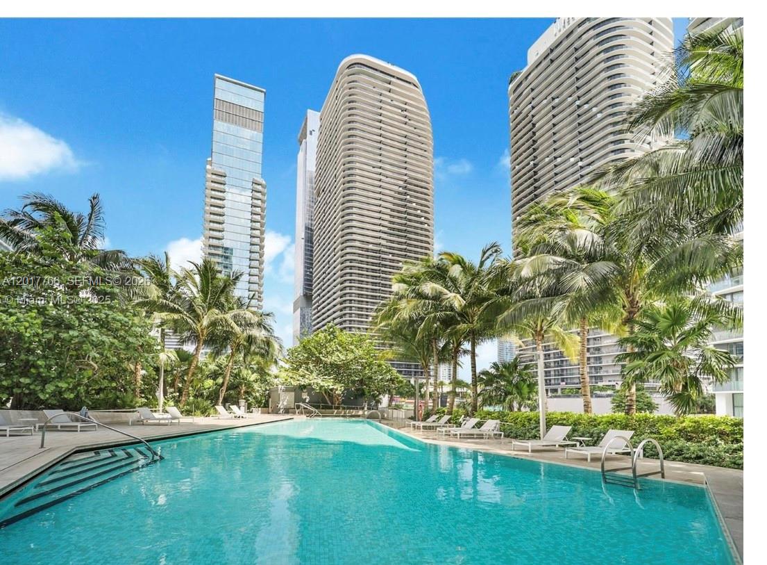88 SW 7th St #4202 Miami, FL 33130