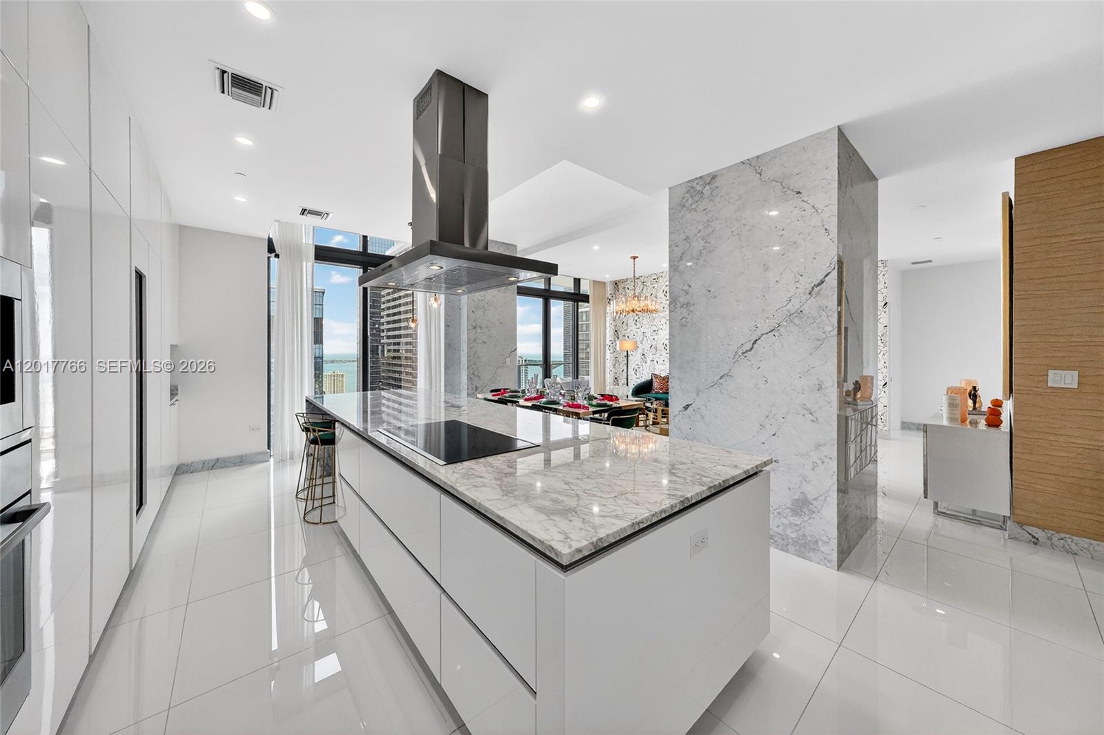 88 SW 7th St #4202 Miami, FL 33130