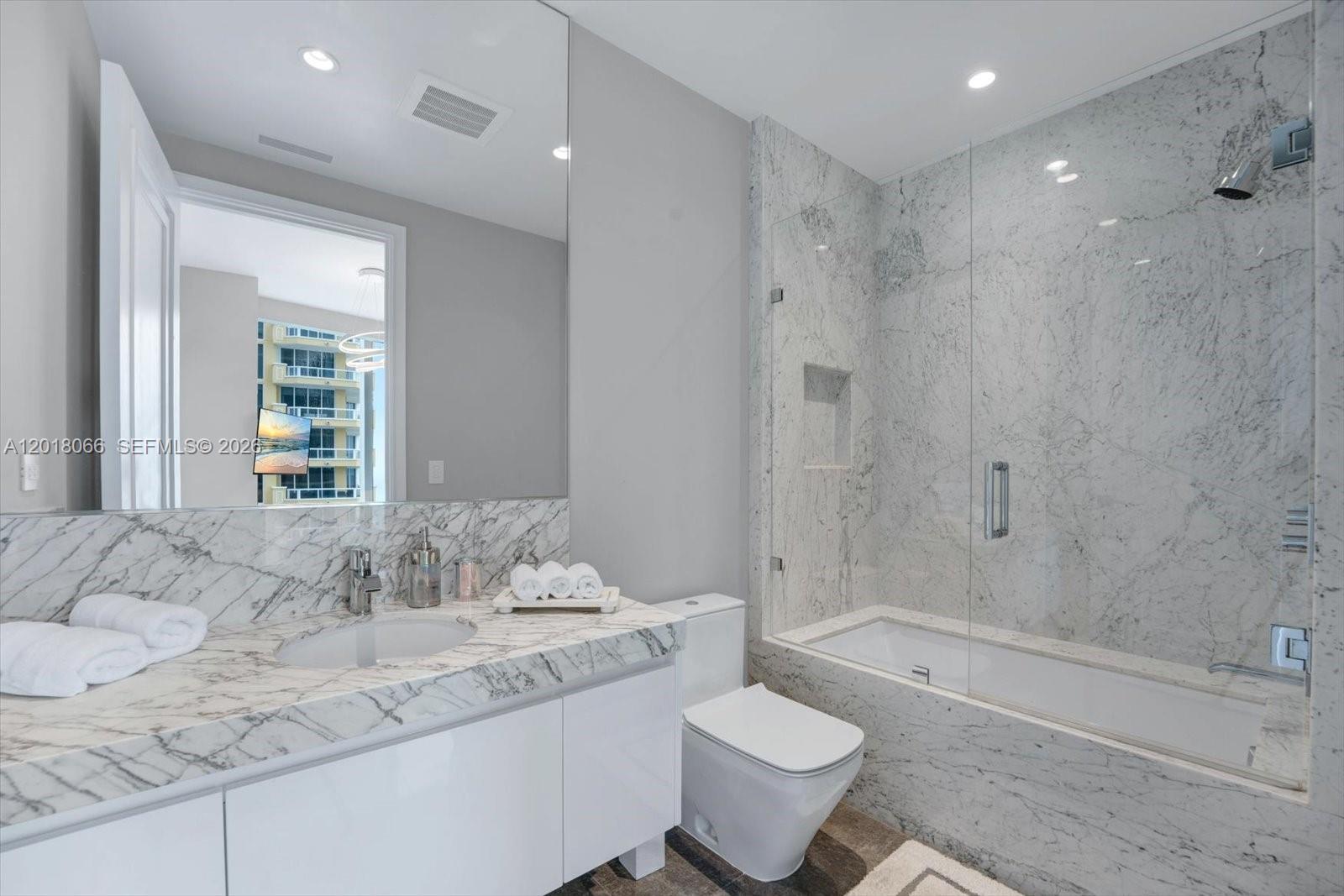 17901 Collins Ave #2704 Sunny Isles Beach, FL 33160