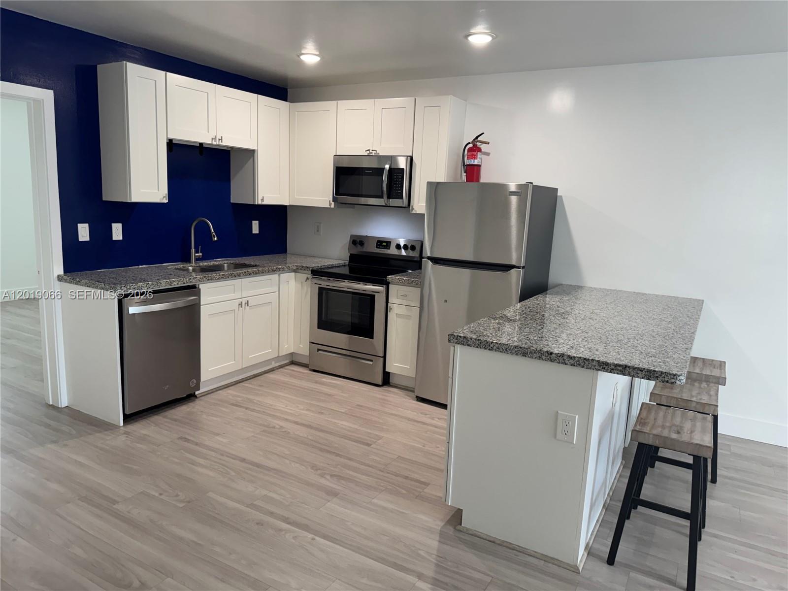 526 NW 6th St Hallandale Beach, FL 33009