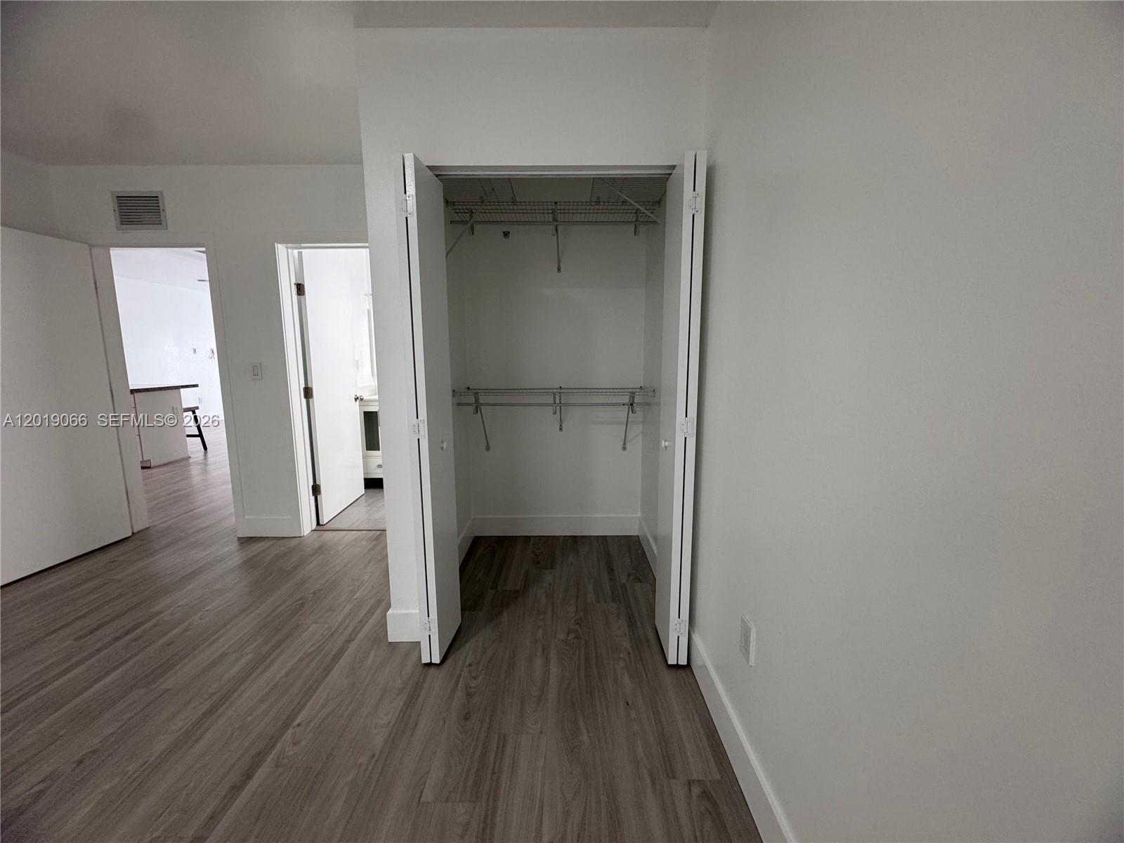 526 NW 6th St Hallandale Beach, FL 33009