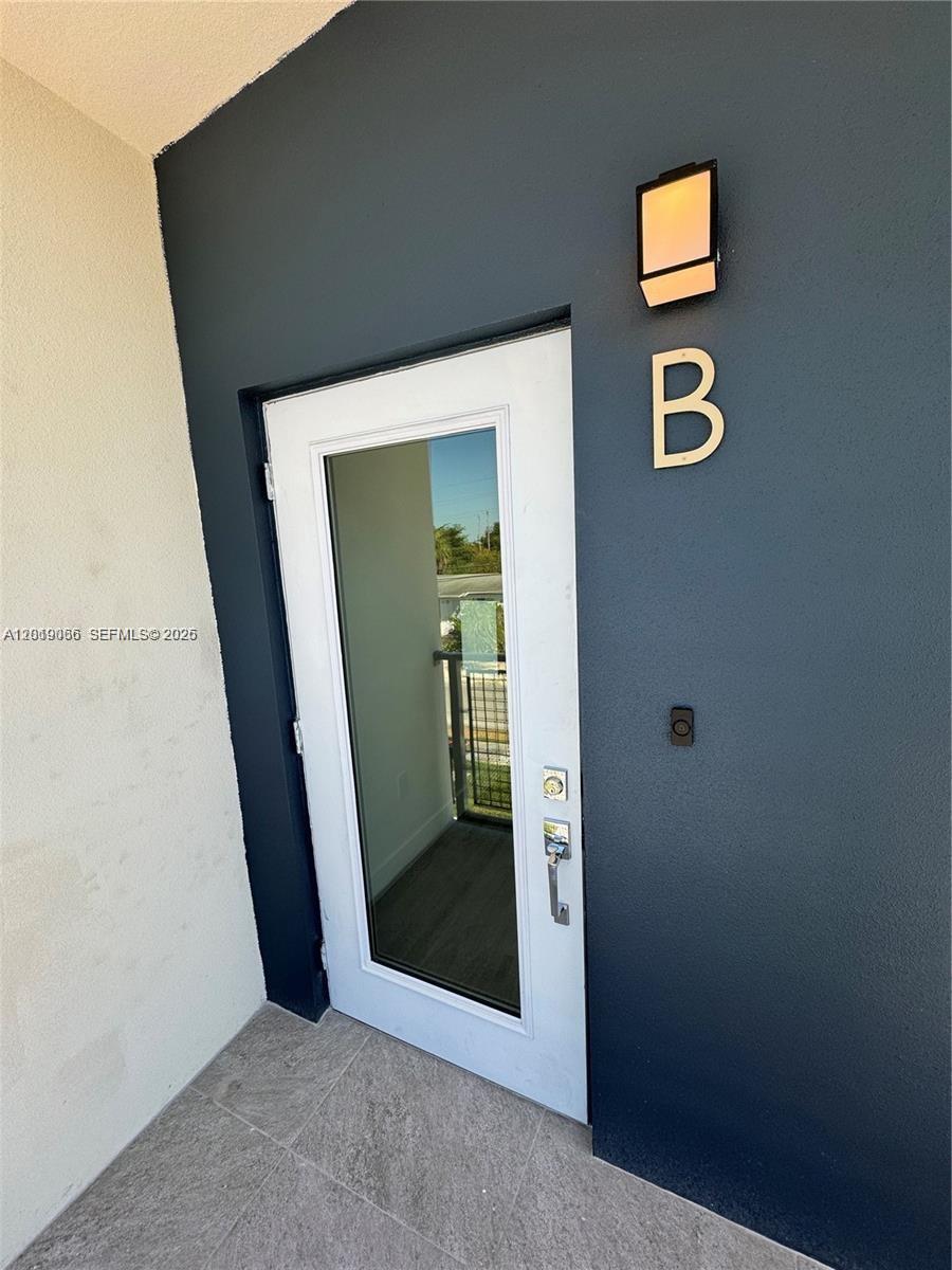 526 NW 6th St Hallandale Beach, FL 33009