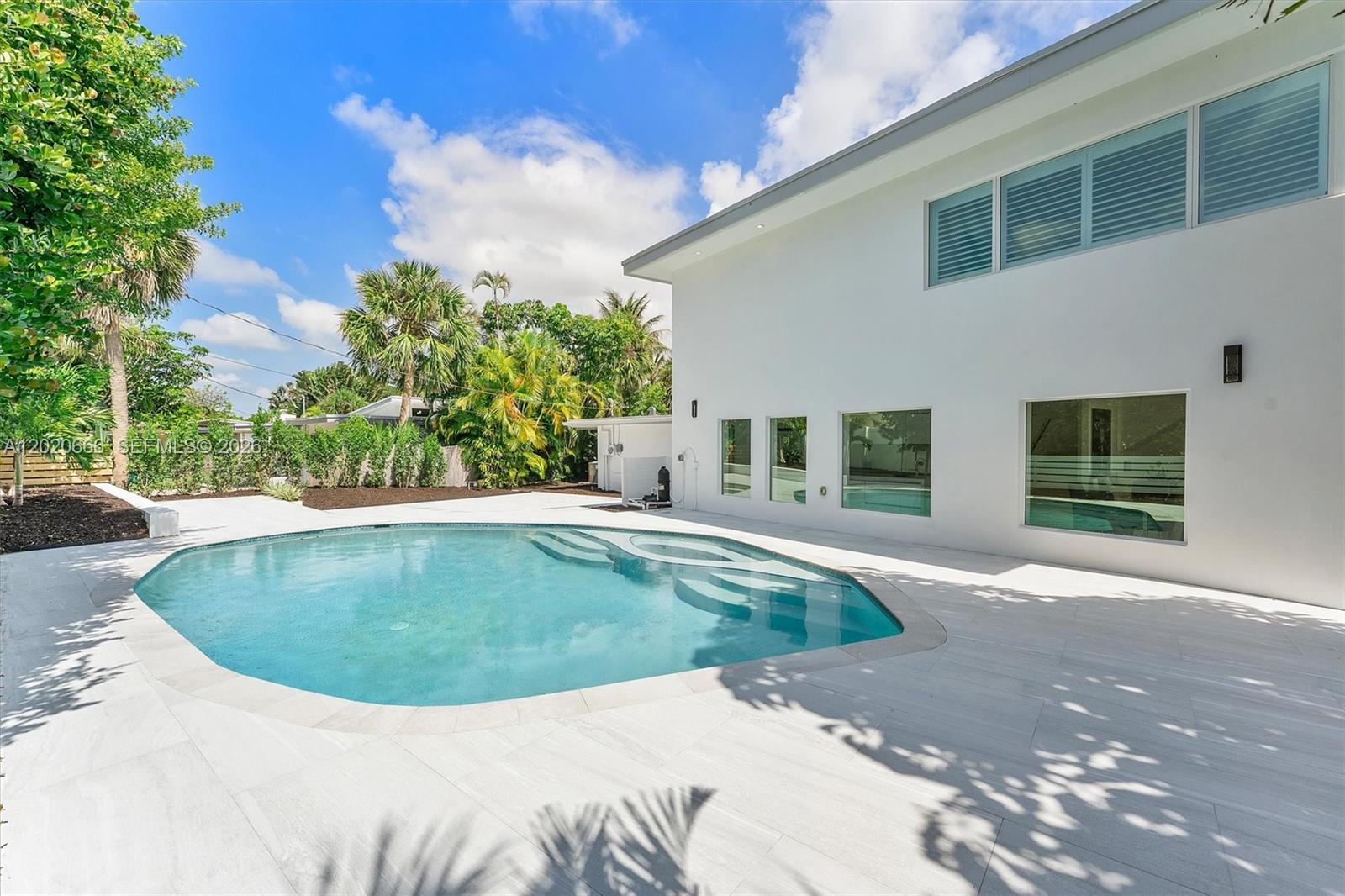 1903 Bay Dr Pompano Beach, FL 33062