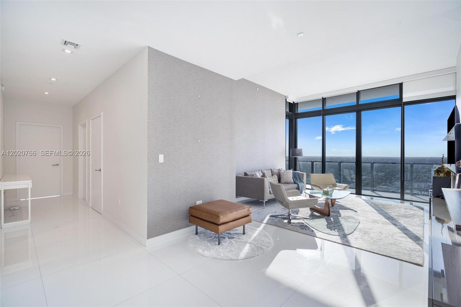 88 SW 7th St #4203 Miami, FL 33130