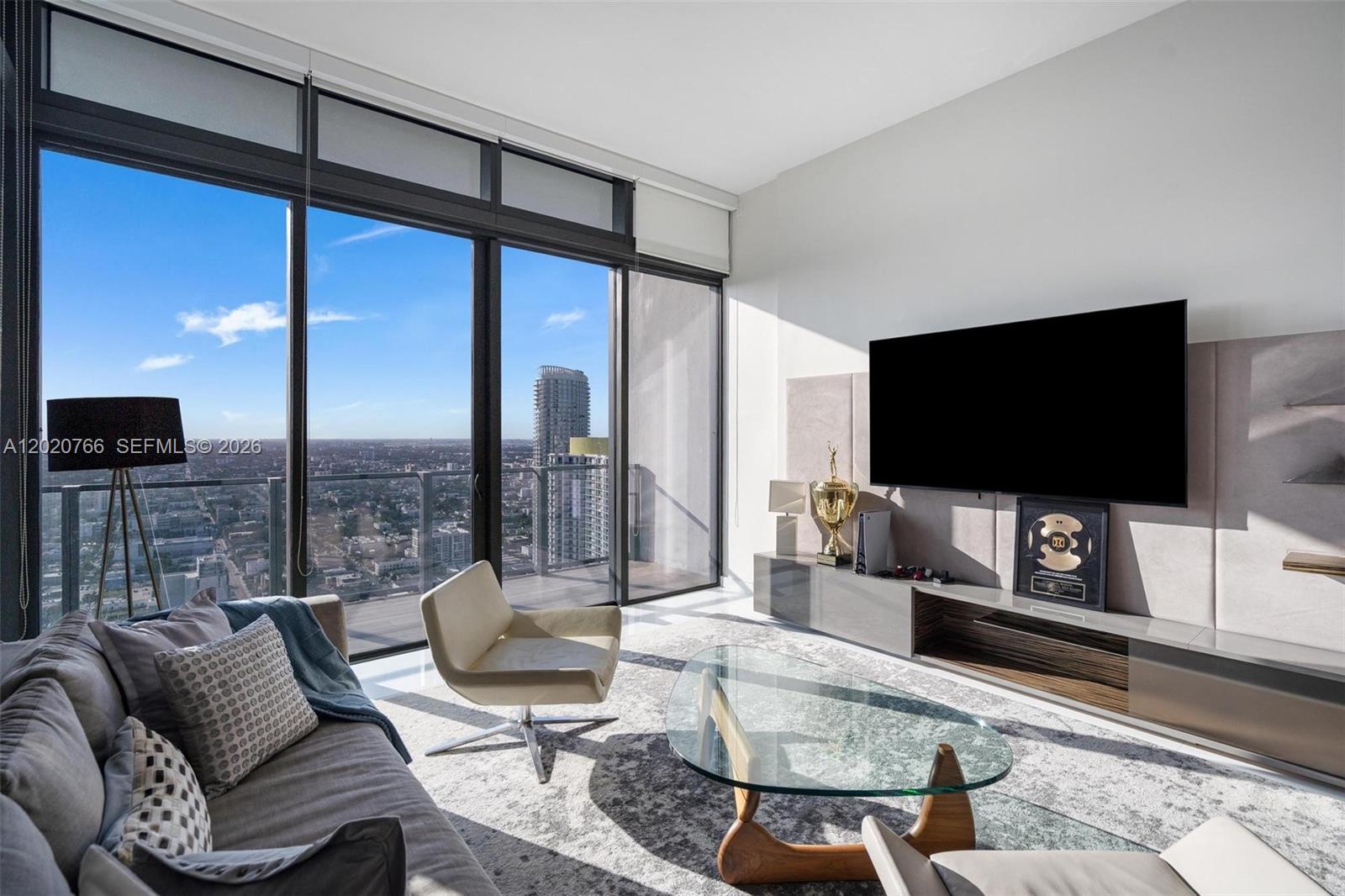 88 SW 7th St #4203 Miami, FL 33130