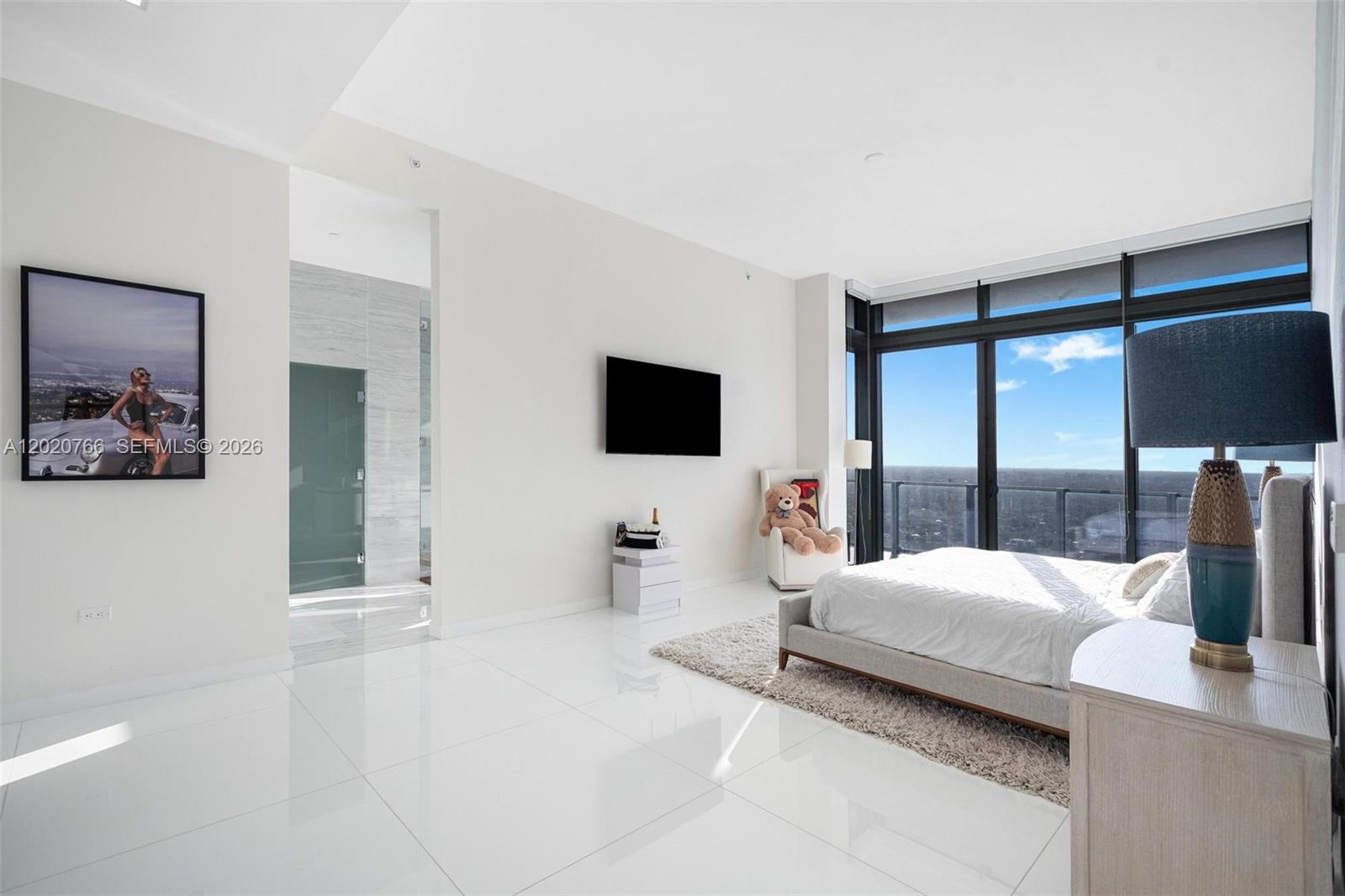 88 SW 7th St #4203 Miami, FL 33130