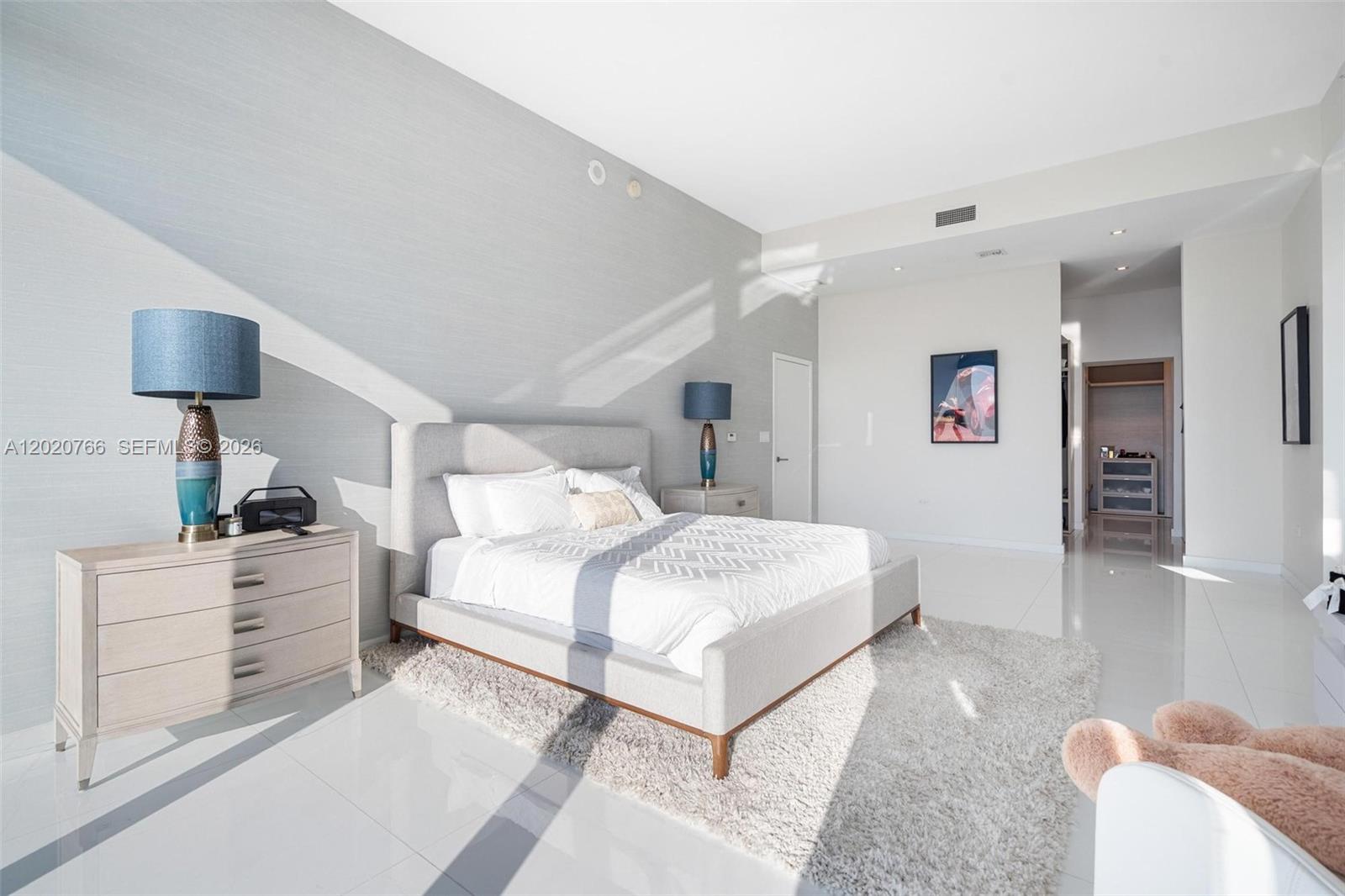 88 SW 7th St #4203 Miami, FL 33130