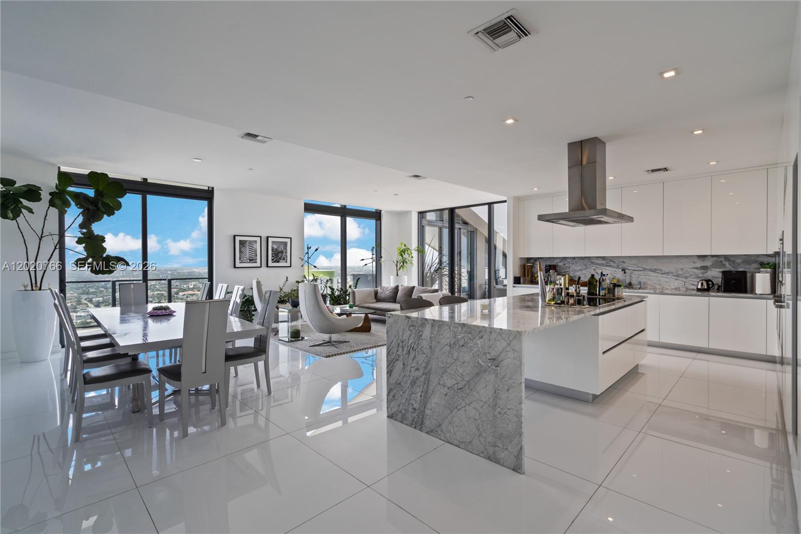 88 SW 7th St #4203 Miami, FL 33130