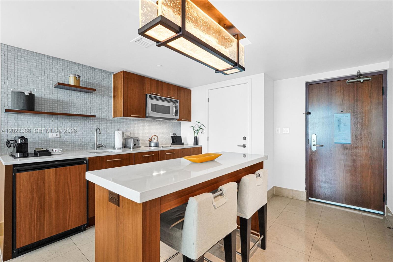 6801 Collins Ave #611 (Door 610) Miami Beach, FL 33141