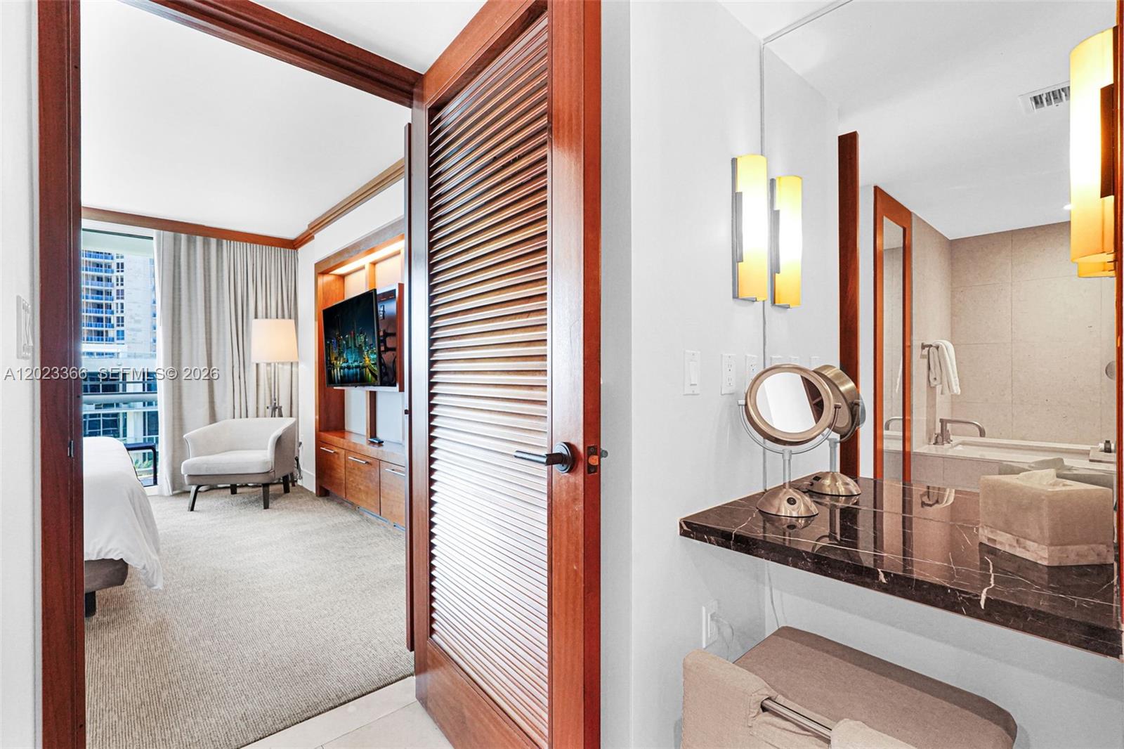 6801 Collins Ave #611 (Door 610) Miami Beach, FL 33141