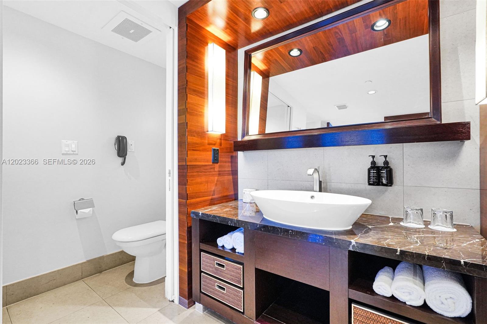6801 Collins Ave #611 (Door 610) Miami Beach, FL 33141