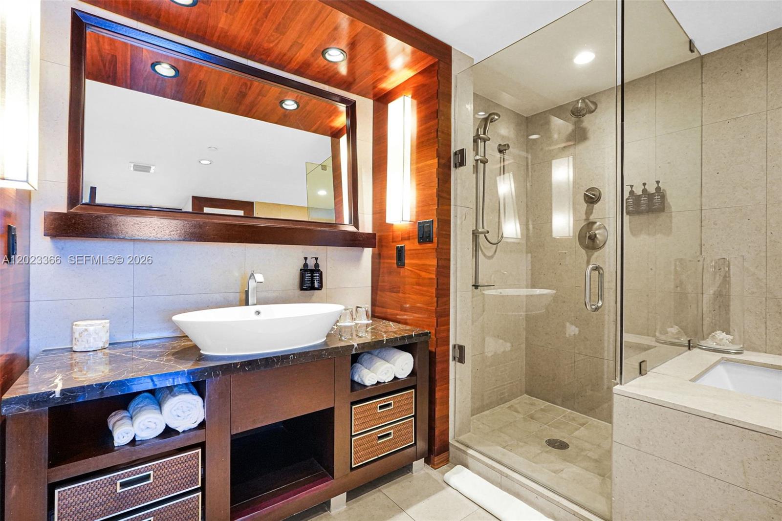 6801 Collins Ave #611 (Door 610) Miami Beach, FL 33141