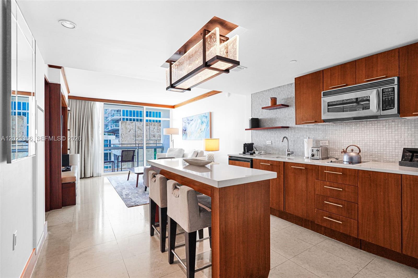6801 Collins Ave #611 (Door 610) Miami Beach, FL 33141