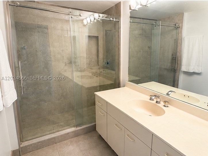 image La Tour Condo12