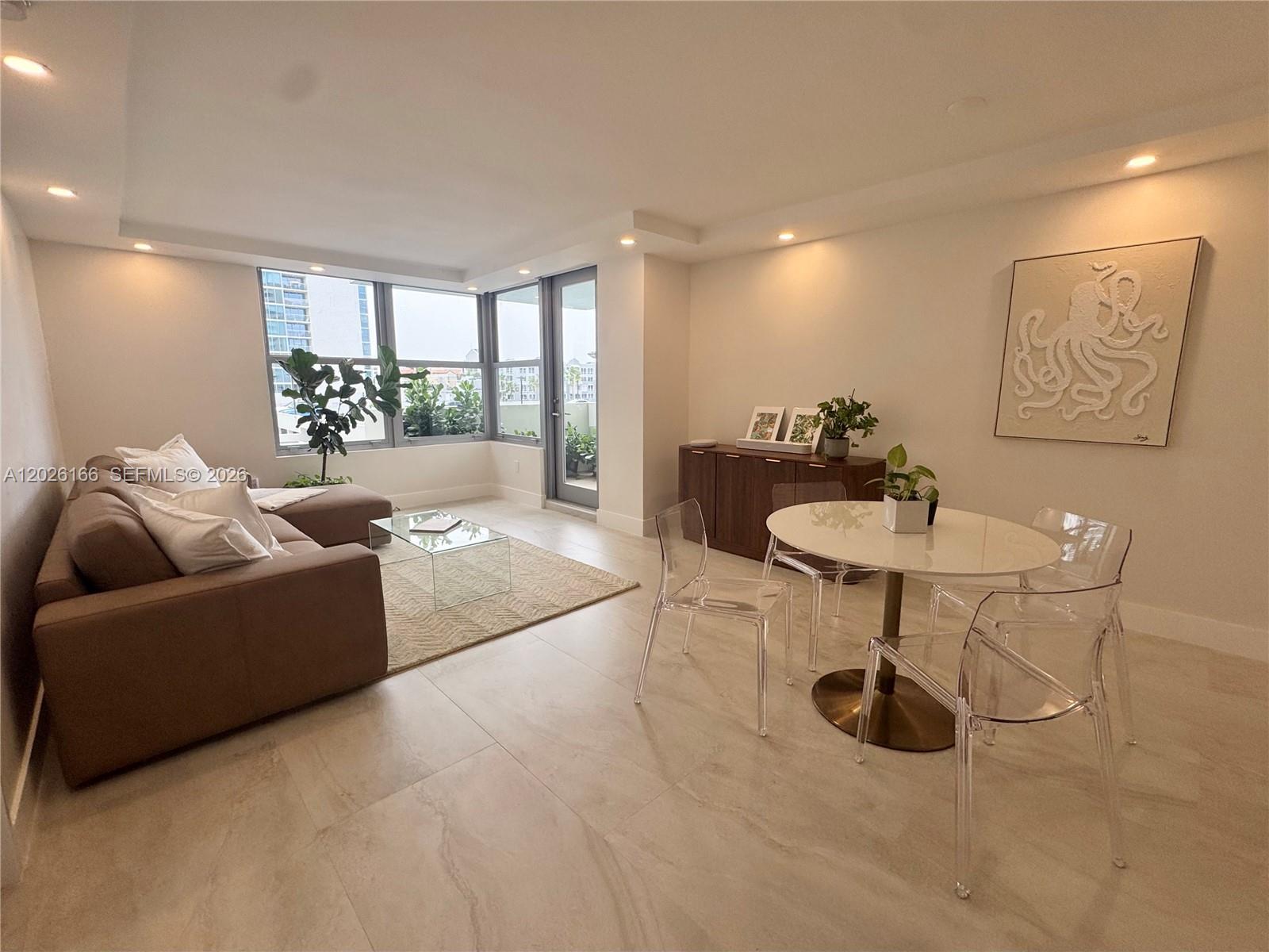 2899 Collins Ave #424