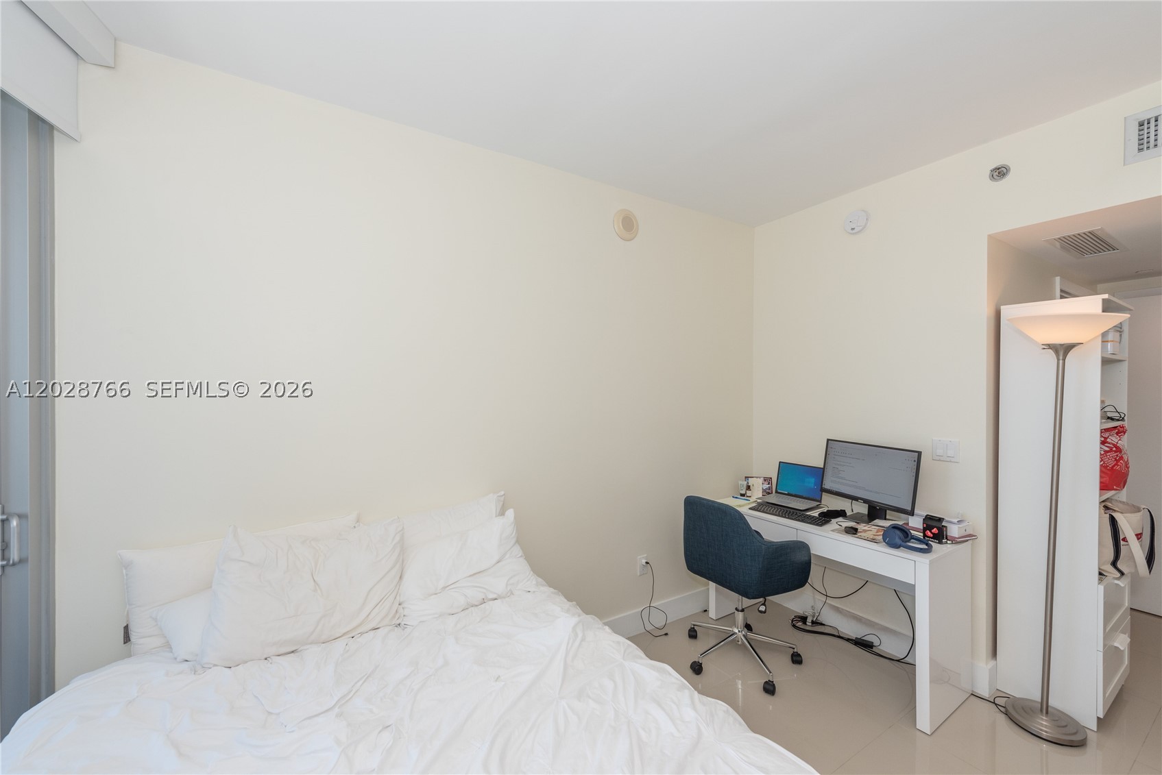 image Icon Brickell I16