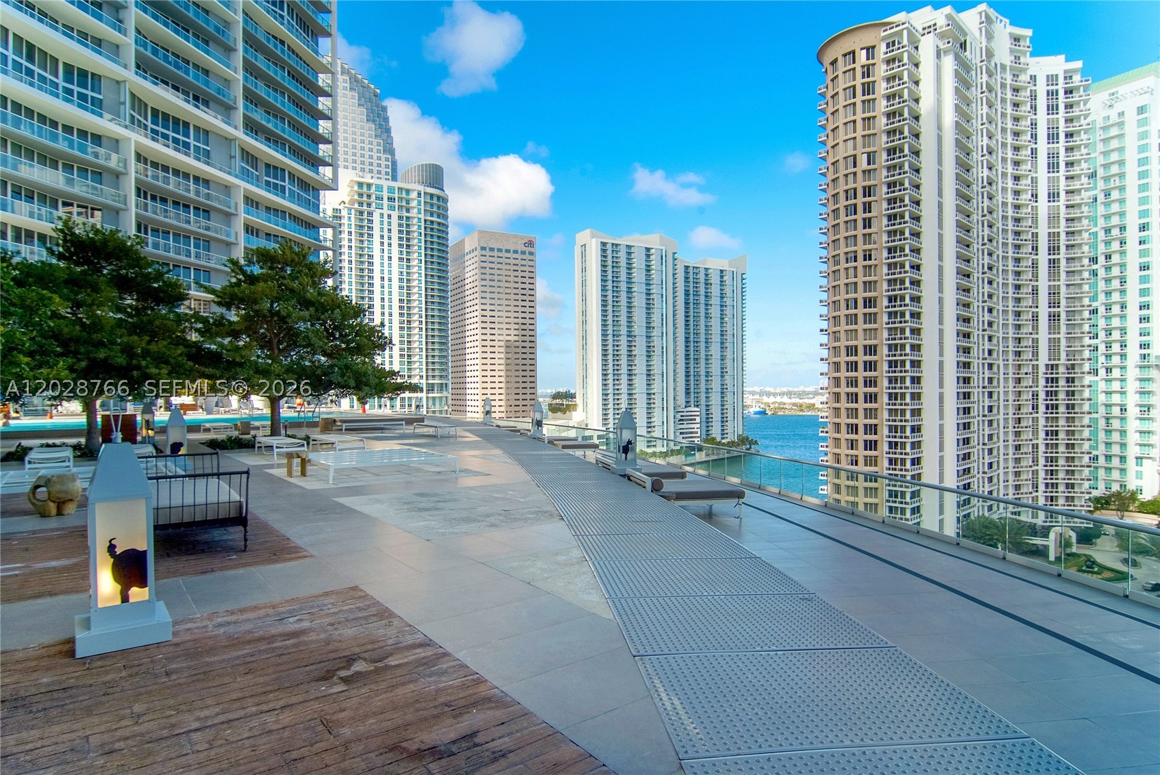 image Icon Brickell I20