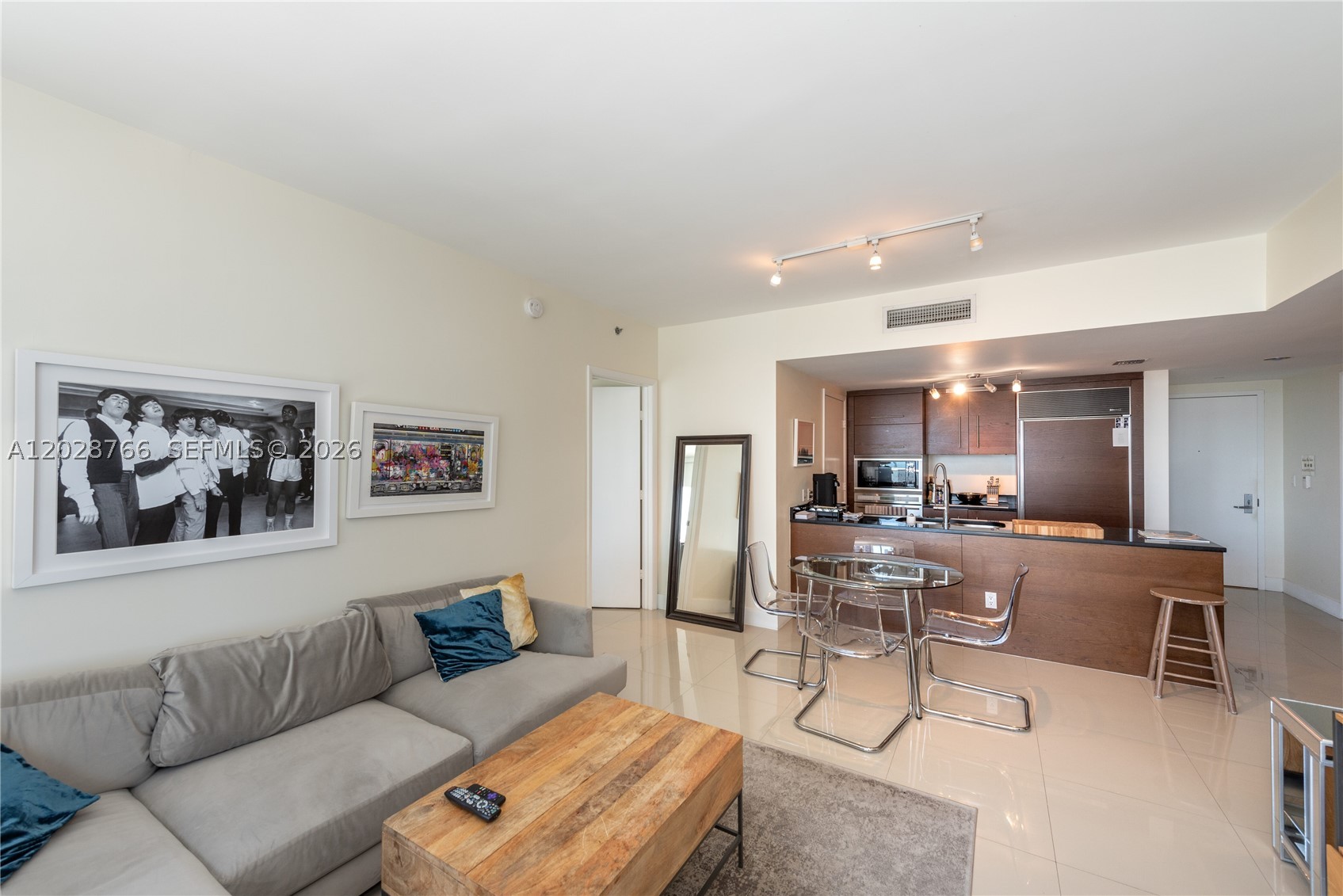 image Icon Brickell I6