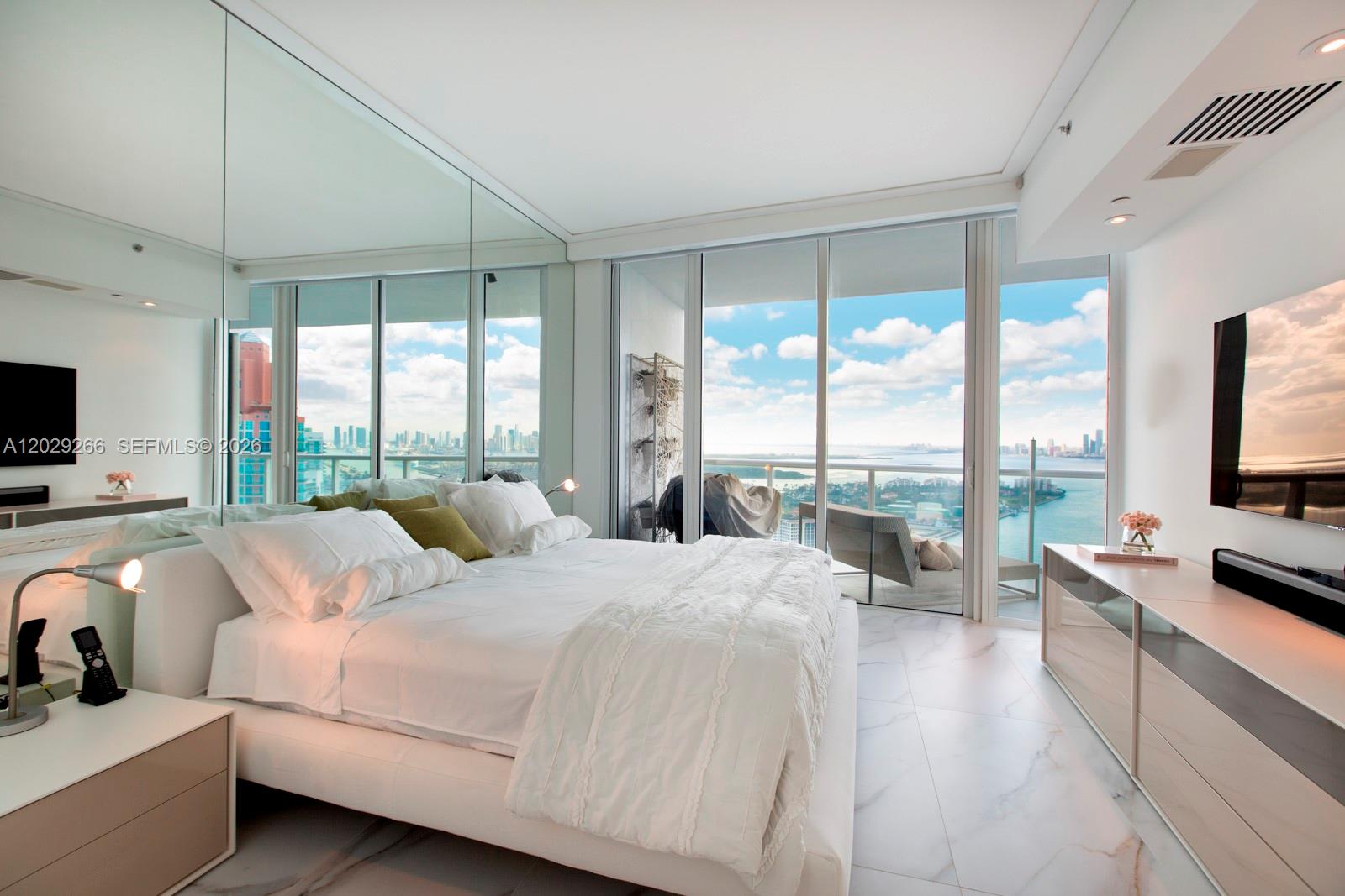 100 S Pointe Dr #3701 Miami Beach, FL 33139