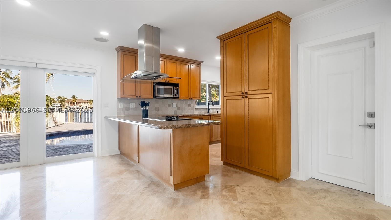 2445 SE 8th St Pompano Beach, FL 33062