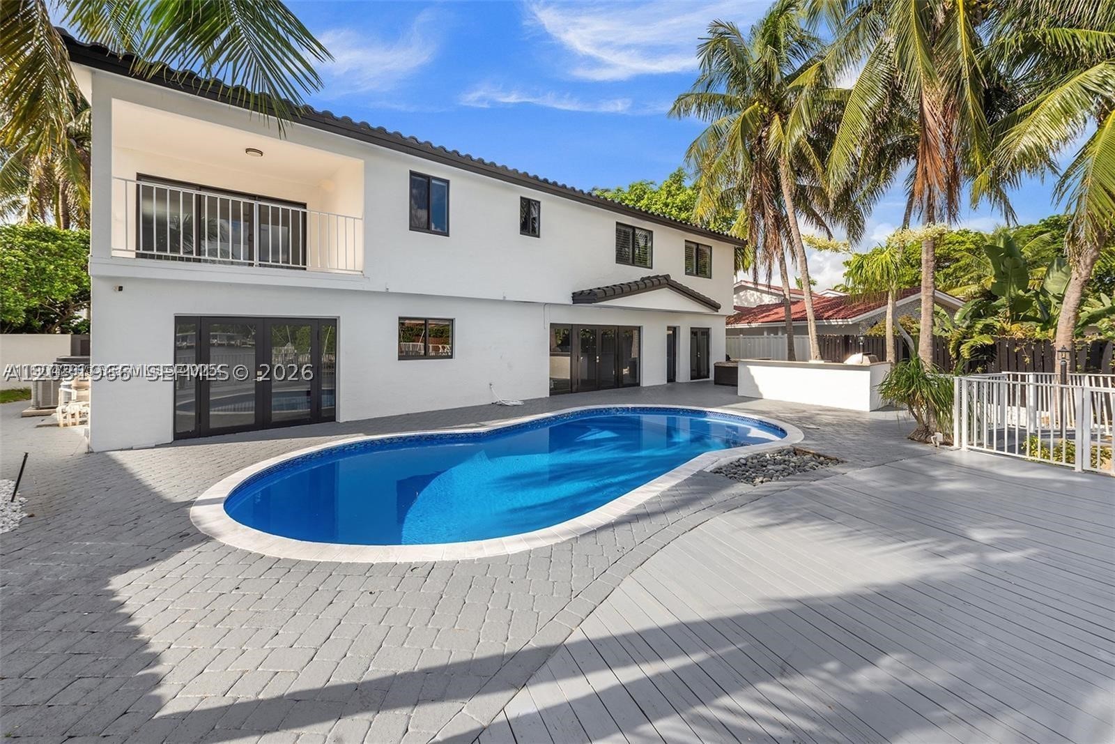 2445 SE 8th St Pompano Beach, FL 33062