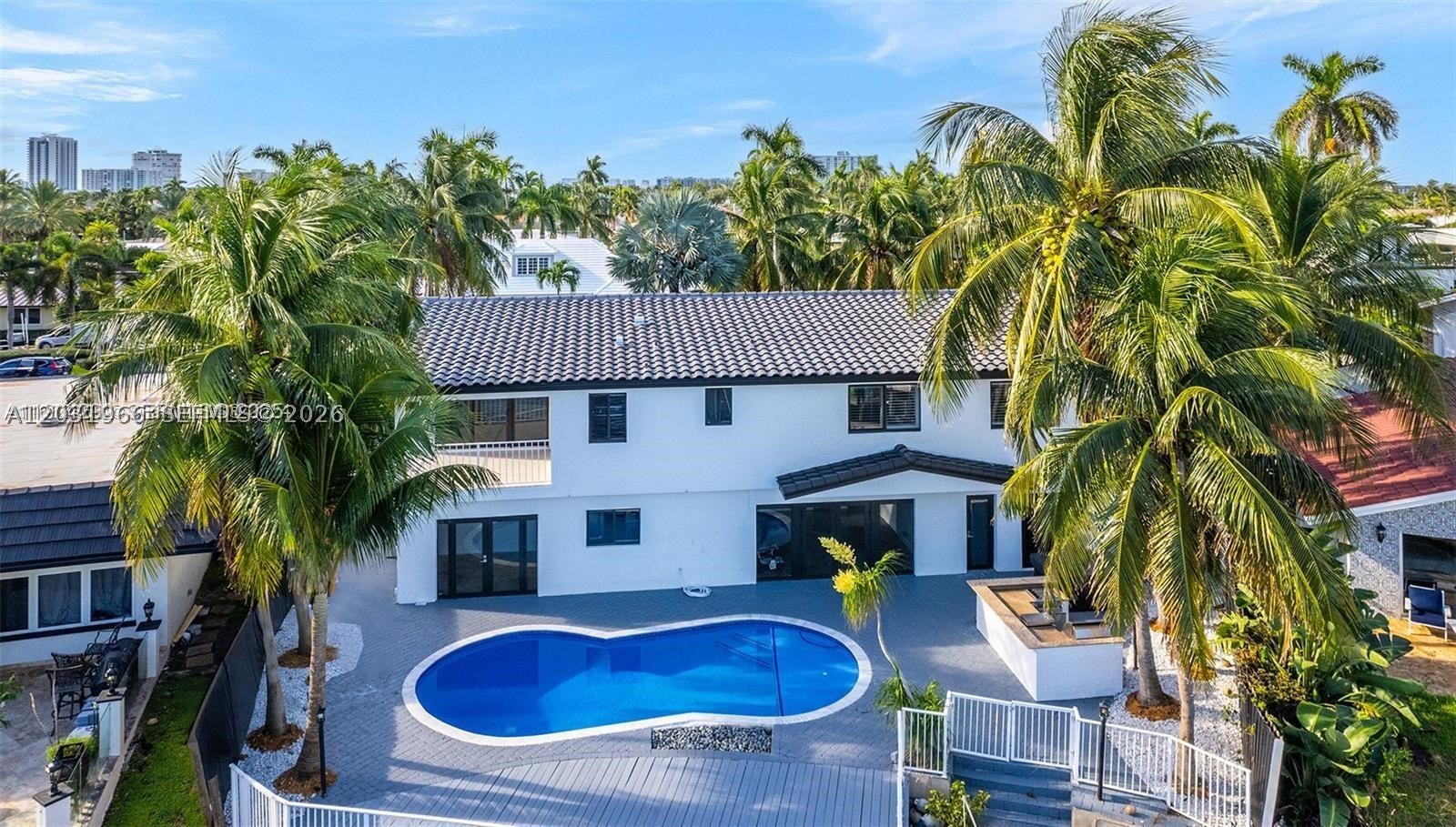 2445 SE 8th St Pompano Beach, FL 33062