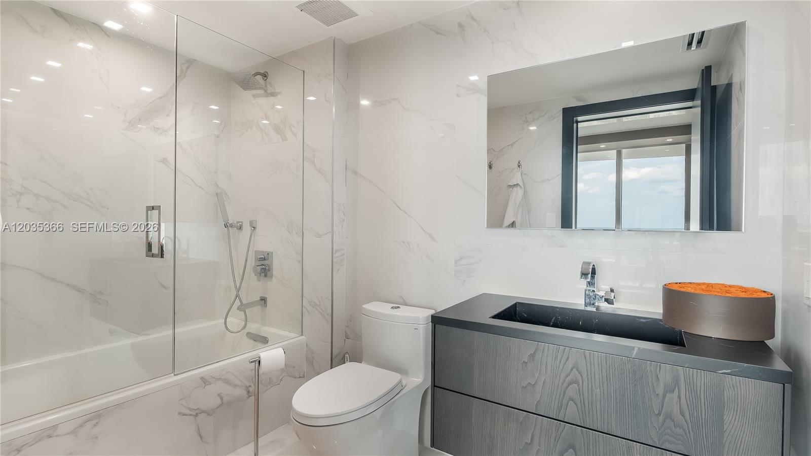 19955 NE 38th #1205 Aventura, FL 33180