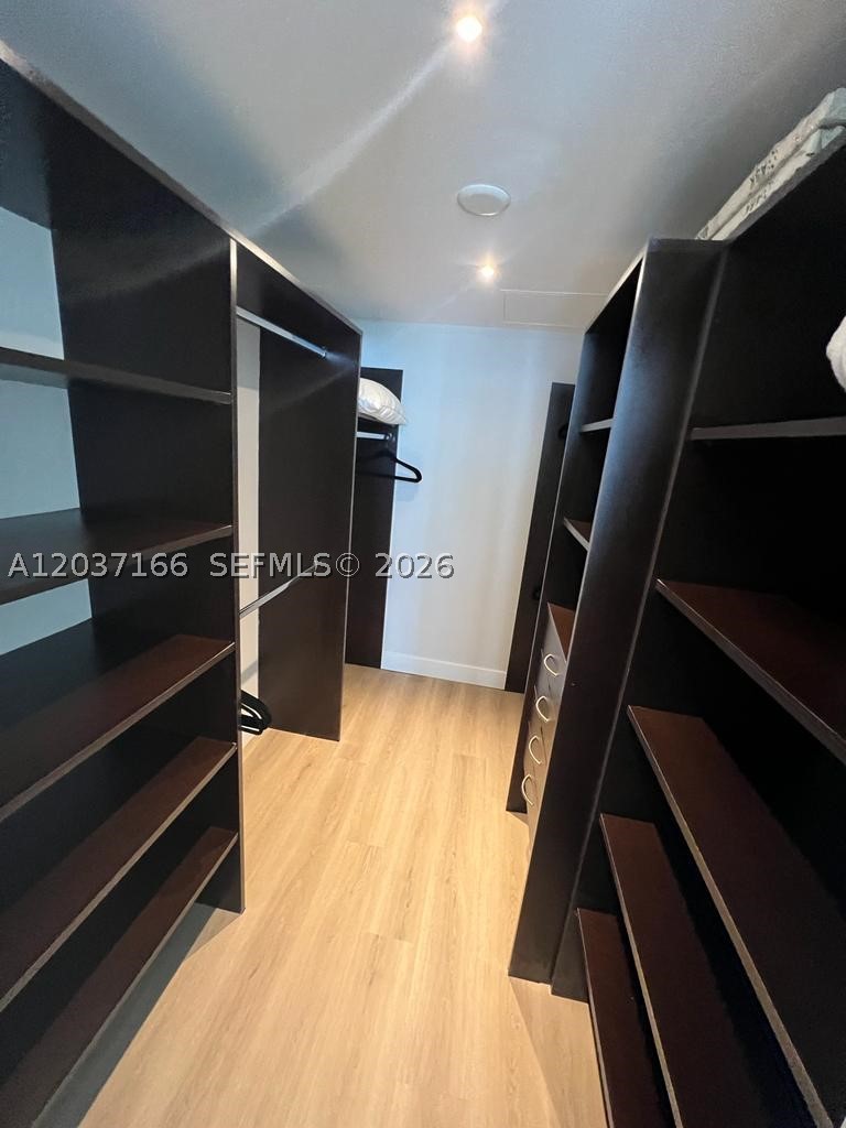 10275 Collins Ave #915 Bal Harbour, FL 33154