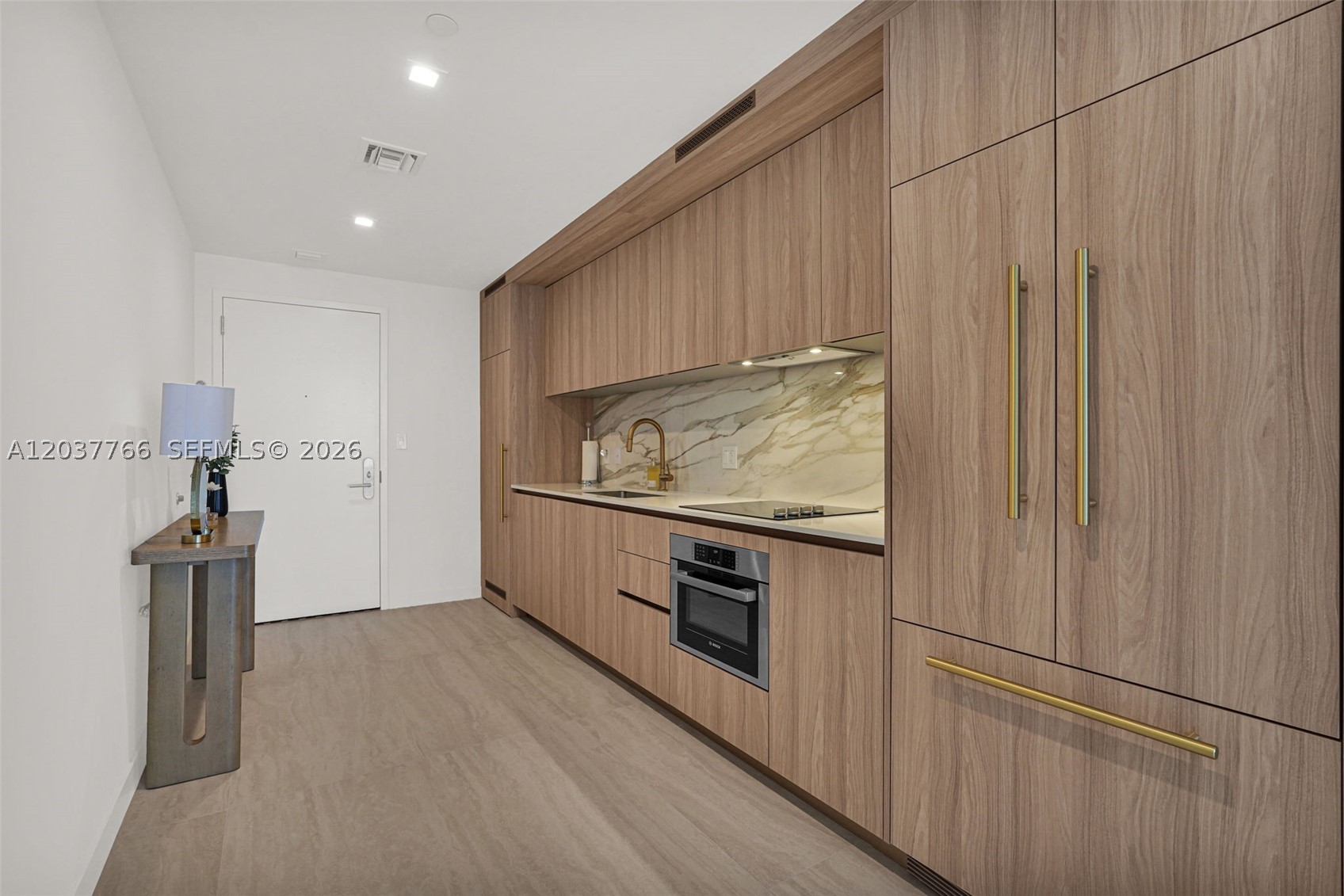 77 Se 5th St #3714 Miami, FL 33131
