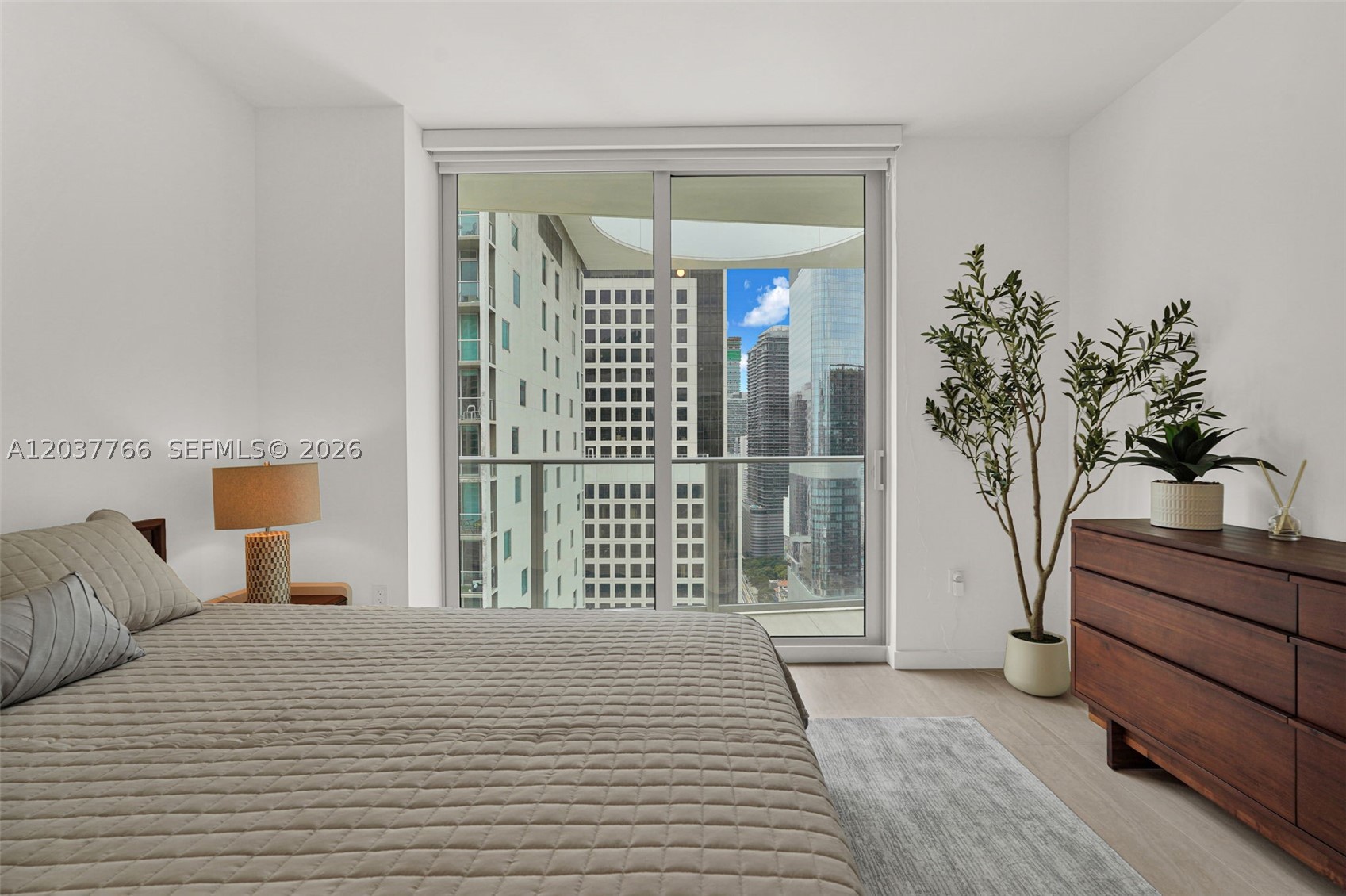 77 Se 5th St #3714 Miami, FL 33131