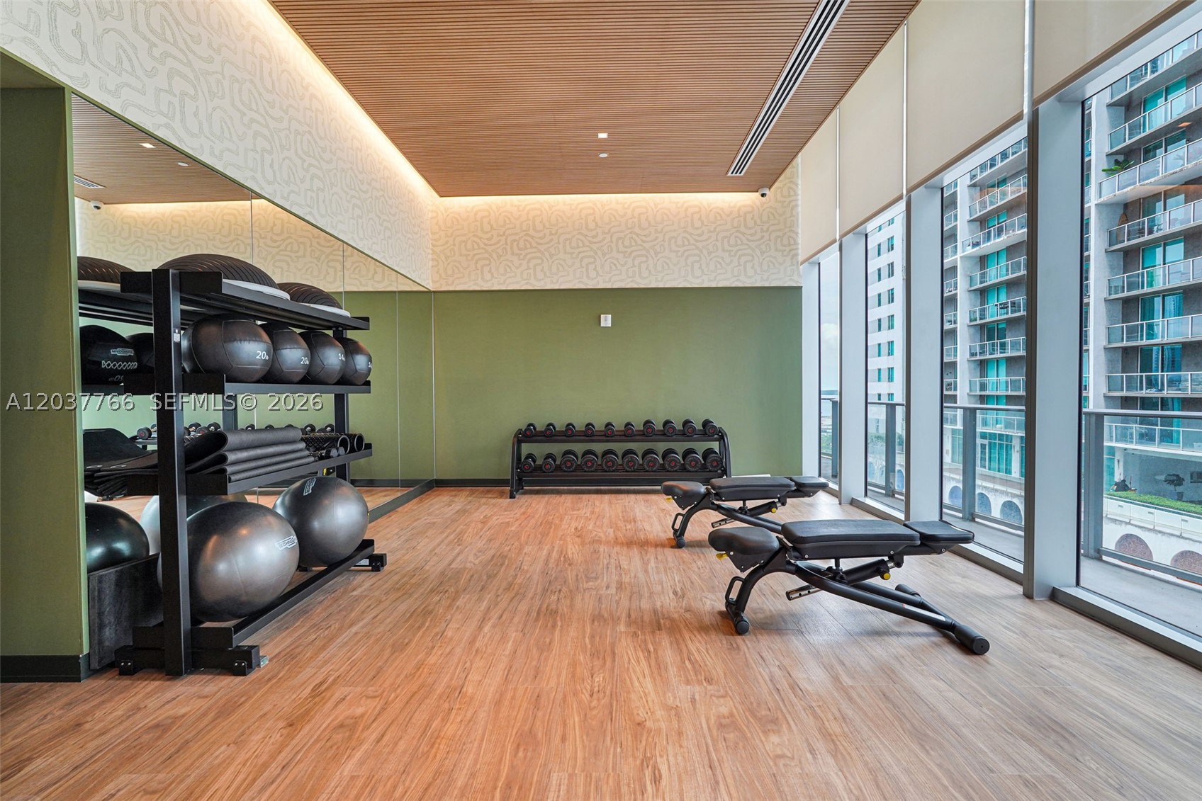 77 Se 5th St #3714 Miami, FL 33131