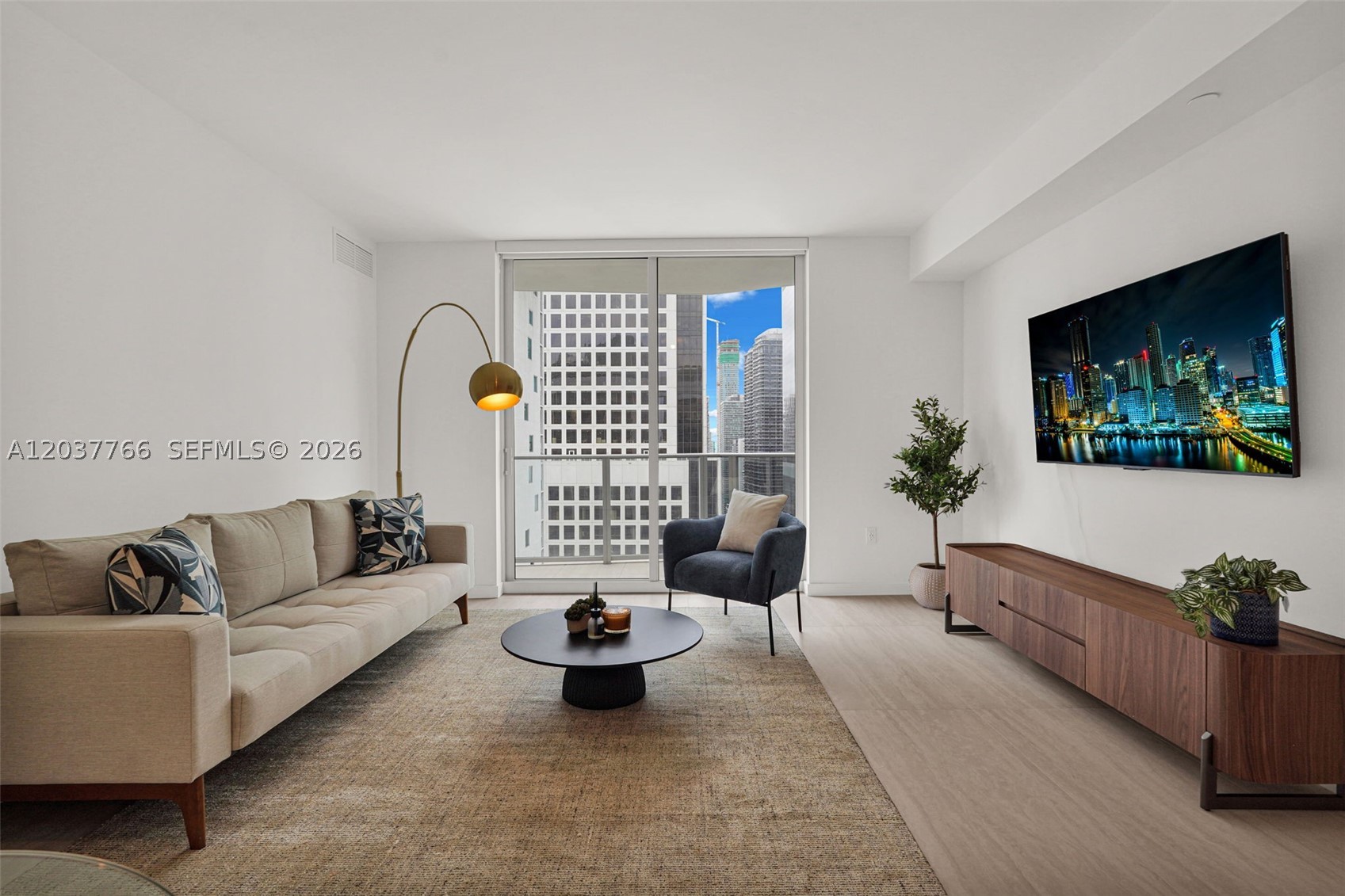77 Se 5th St #3714 Miami, FL 33131