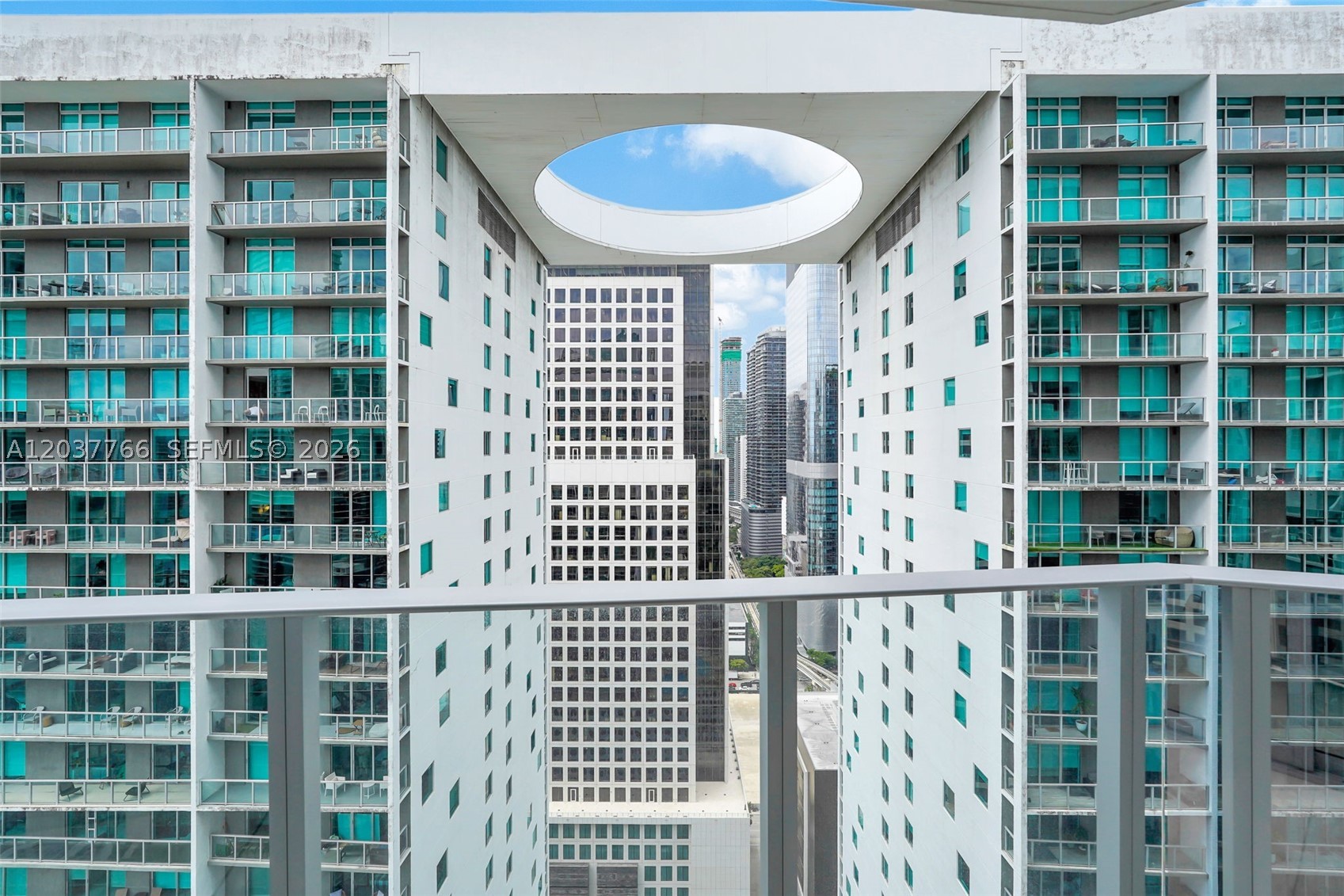 77 Se 5th St #3714 Miami, FL 33131