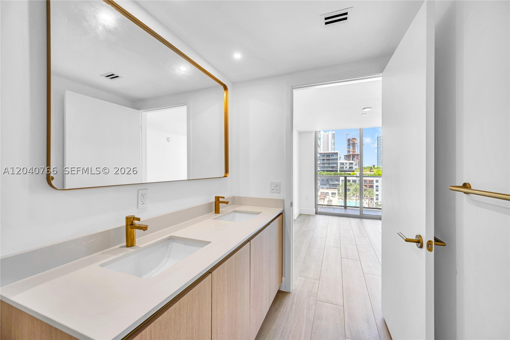 90 NE 32nd #1103 Miami, FL 33127