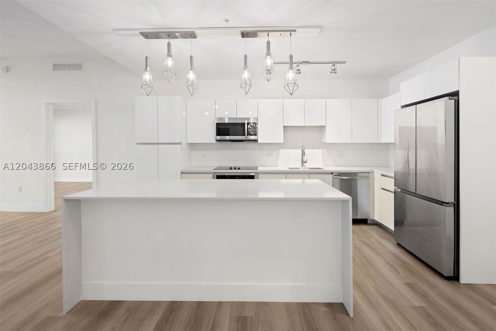 101 Diplomat Pkwy #2304 Hallandale Beach, FL 33009