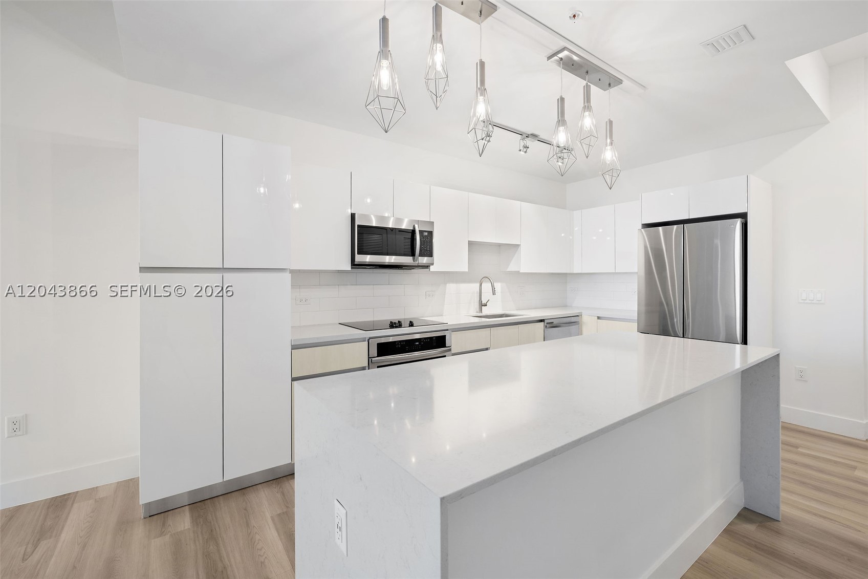 101 Diplomat Pkwy #2304 Hallandale Beach, FL 33009