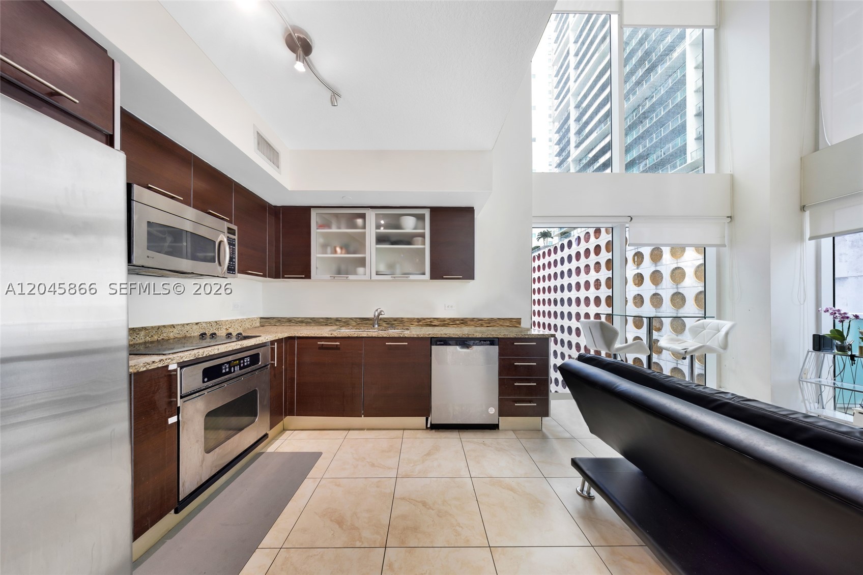 image Brickell on the River South2