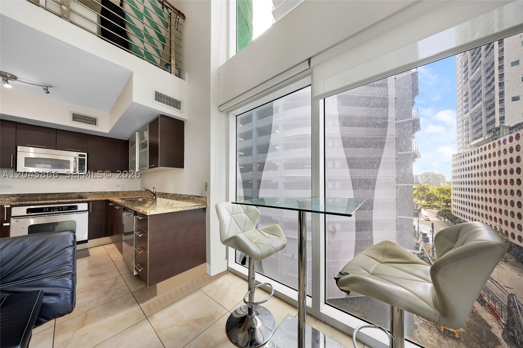 image Brickell on the River South3