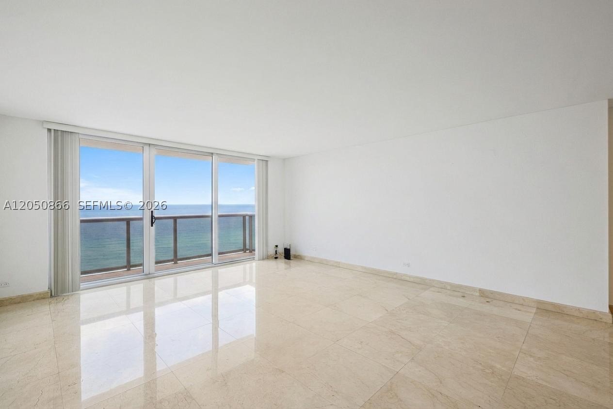 6039 Collins Ave #517
